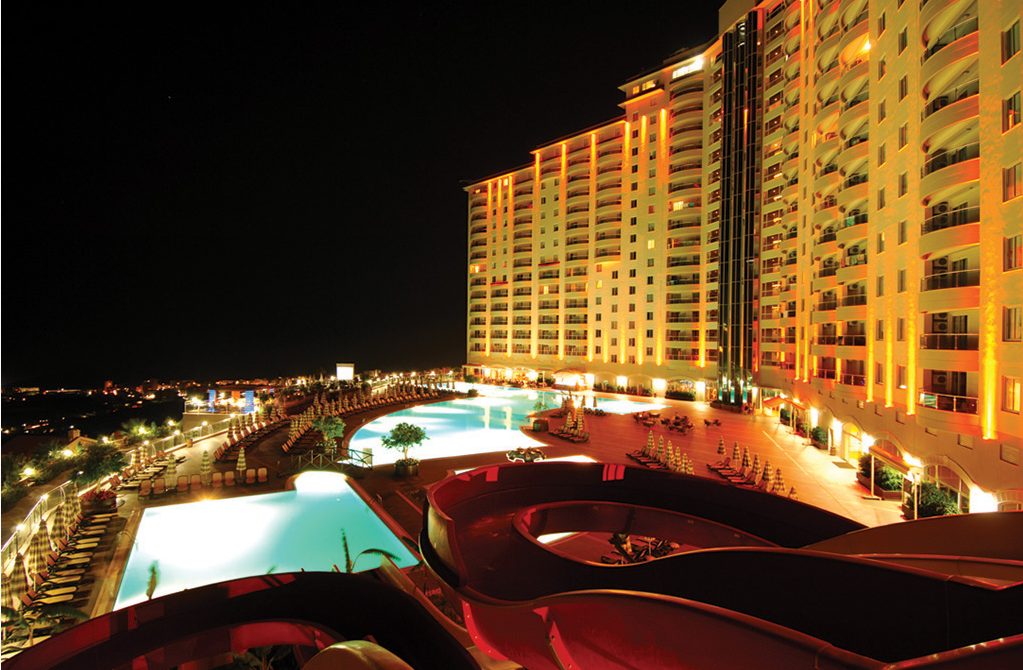 Квартира 1+1 в Алании – мебель, знаменитый resort-style, район Махмутлар
