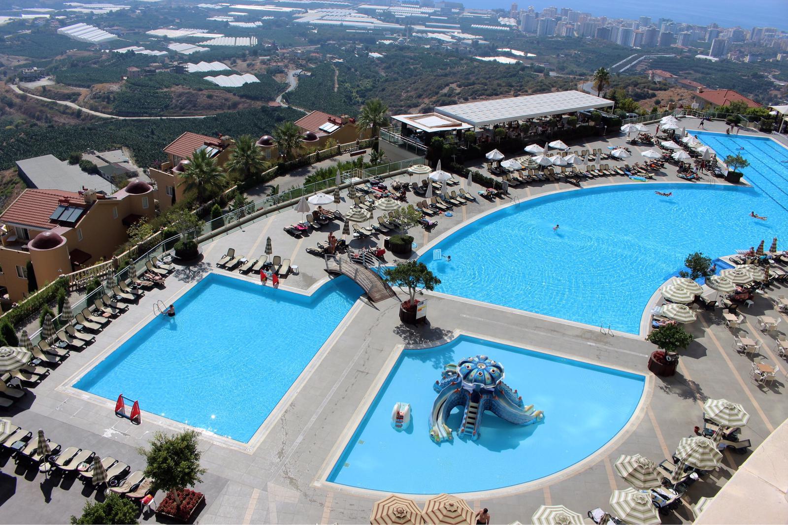 Квартира 1+1 в Алании – мебель, знаменитый resort-style, район Махмутлар
