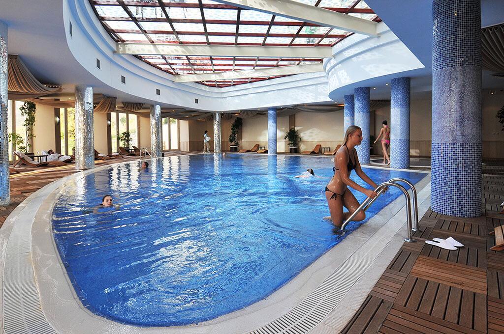 Квартира 1+1 в Алании – мебель, знаменитый resort-style, район Махмутлар