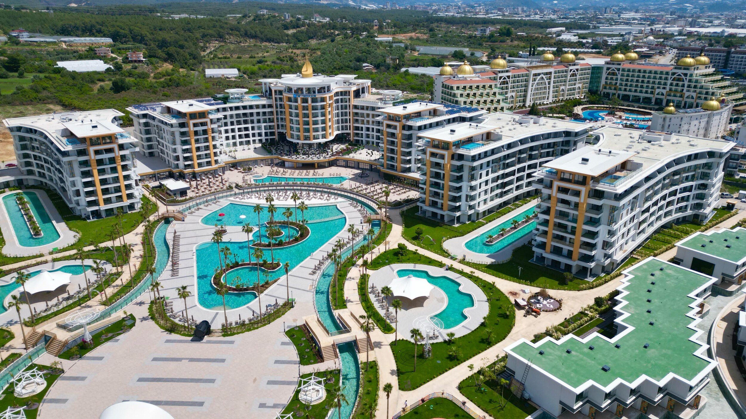 Квартира в Алании, район Тюрклер - 1+1 85 м2 с мебелью в премиальном resort-комплексе