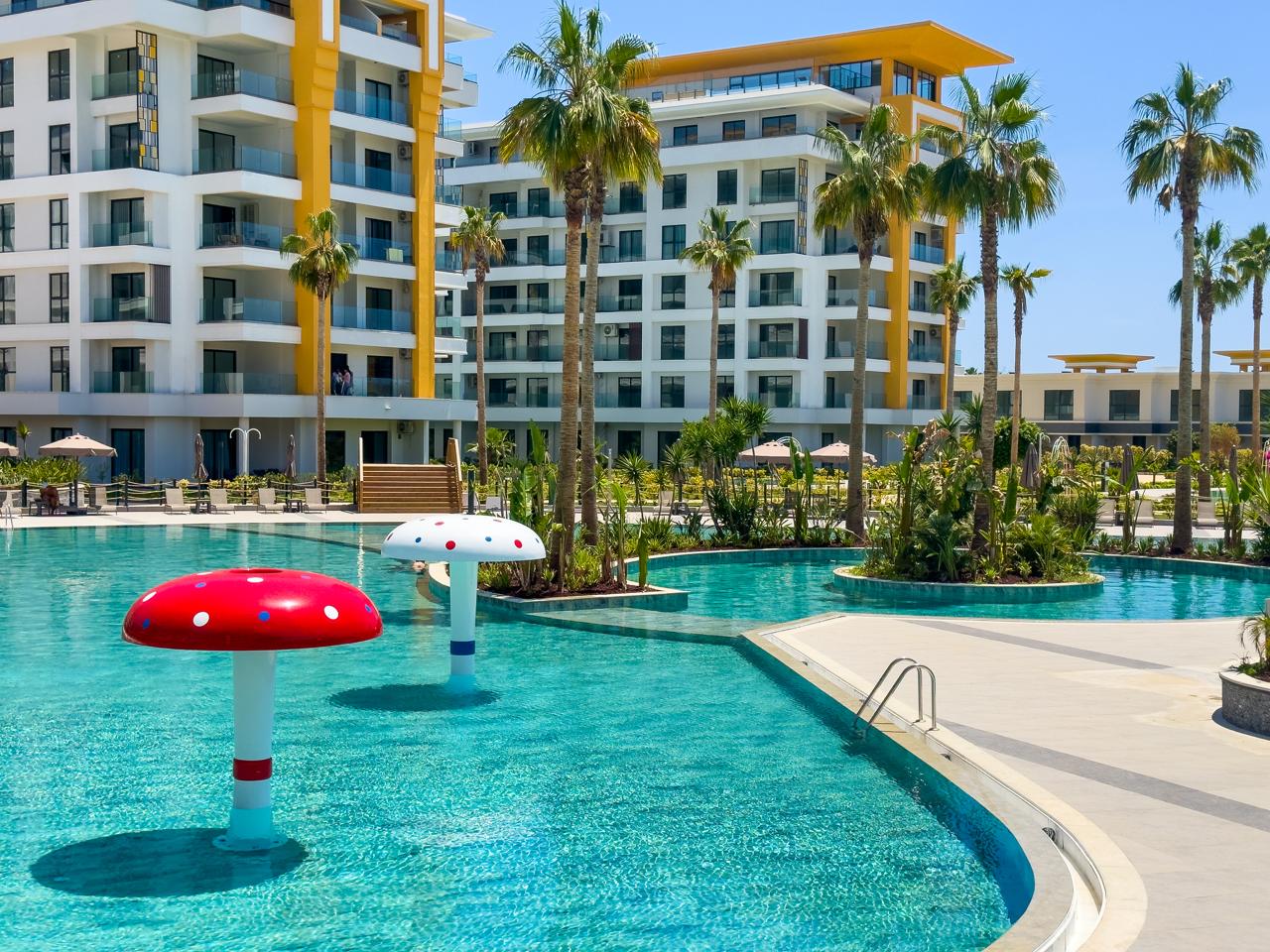 Квартира в Алании, район Тюрклер - 1+1 85 м2 с мебелью в премиальном resort-комплексе
