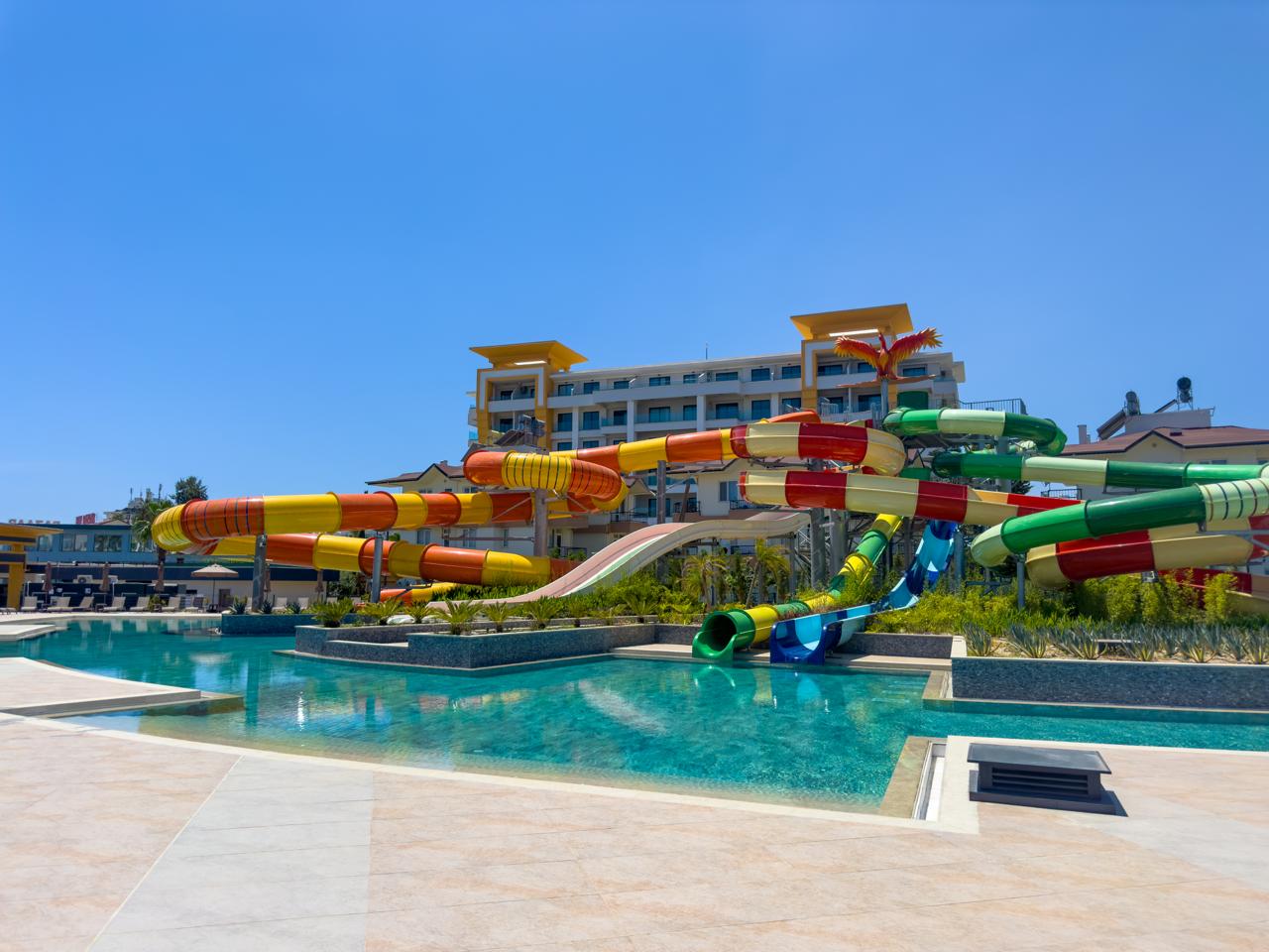 Квартира в Алании, район Тюрклер - 1+1 85 м2 с мебелью в премиальном resort-комплексе