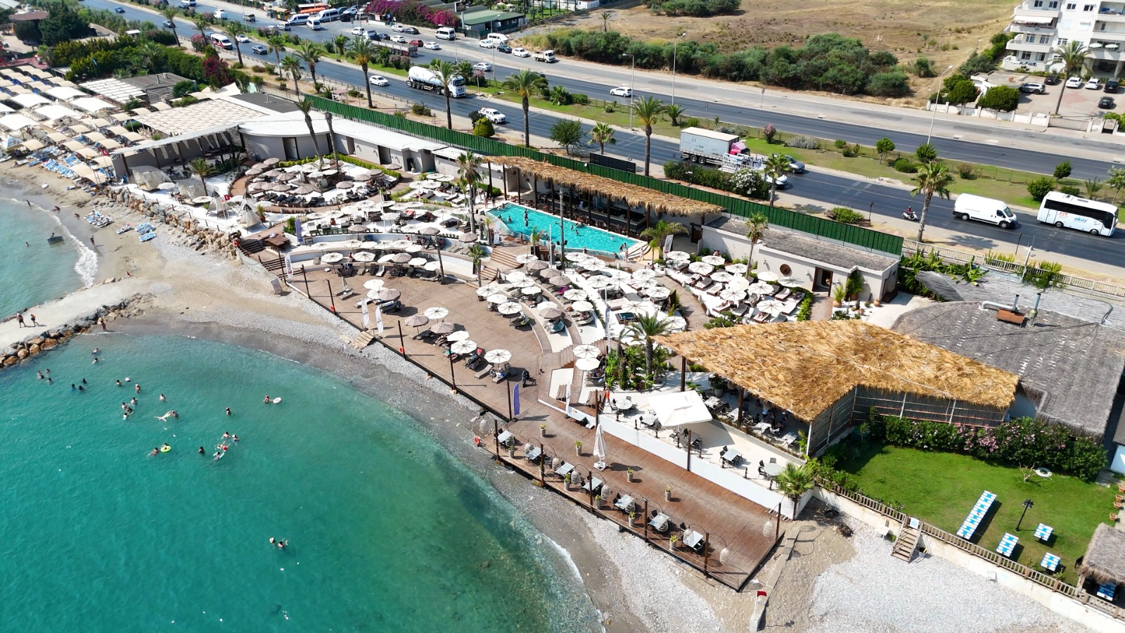 Квартира в Алании, район Тюрклер - 1+1 85 м2 с мебелью в премиальном resort-комплексе