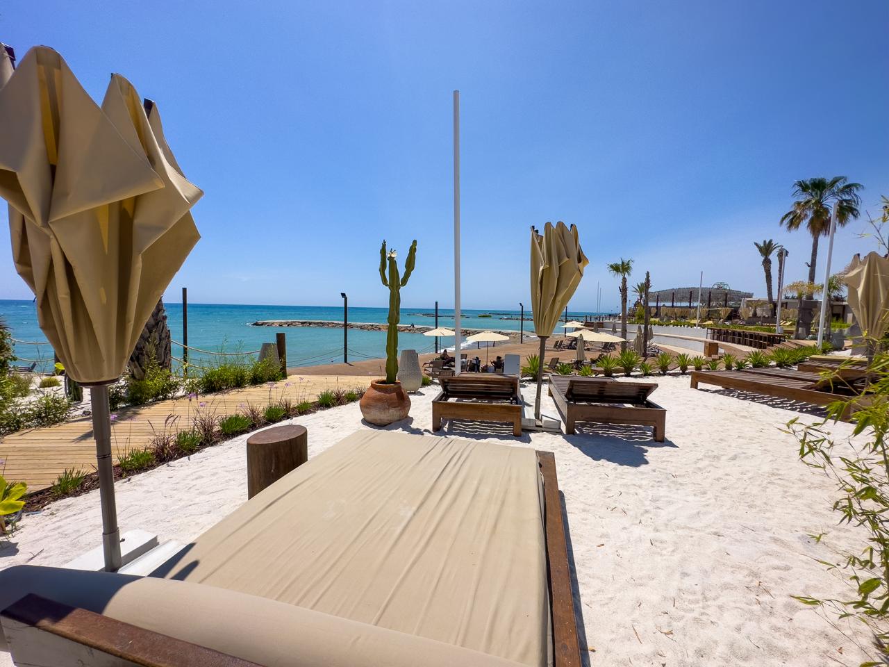 Квартира в Алании, район Тюрклер - 1+1 85 м2 с мебелью в премиальном resort-комплексе