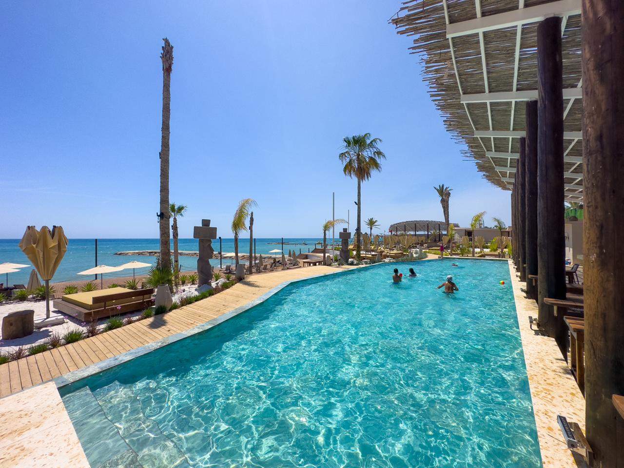 Квартира в Алании, район Тюрклер - 1+1 85 м2 с мебелью в премиальном resort-комплексе