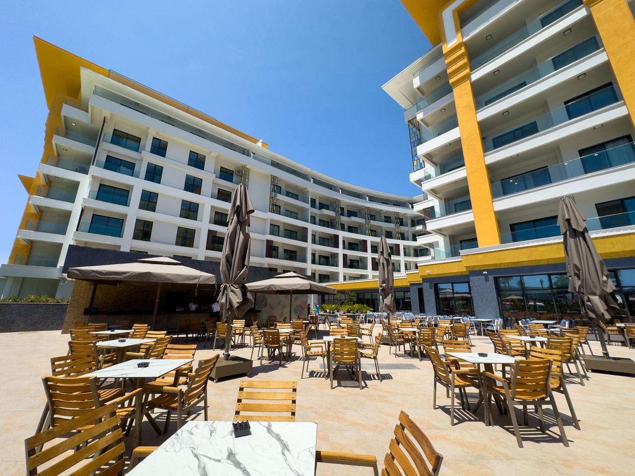 Квартира в Алании, район Тюрклер - 1+1 85 м2 с мебелью в премиальном resort-комплексе