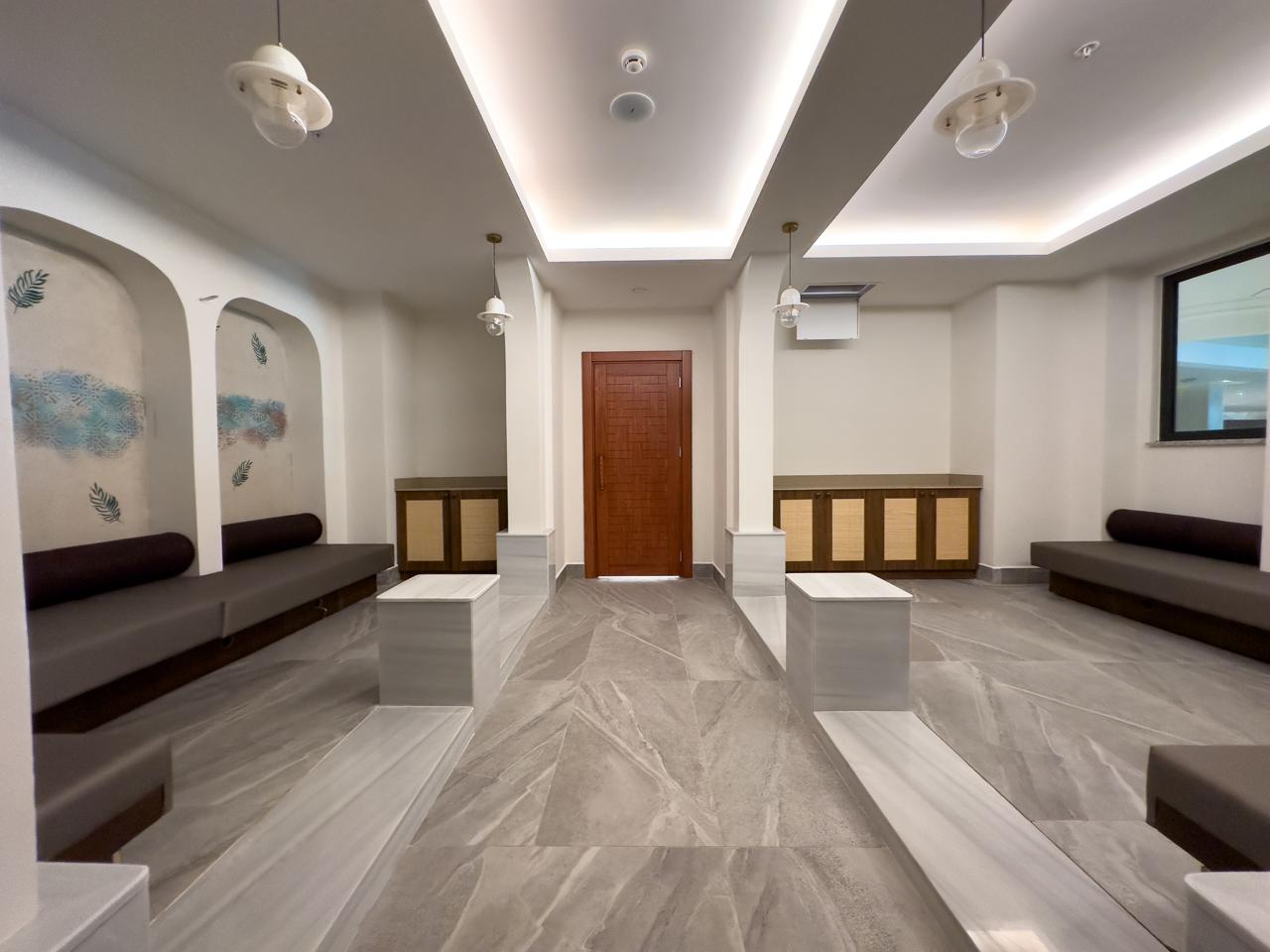 Квартира в Алании, район Тюрклер - 1+1 85 м2 с мебелью в премиальном resort-комплексе