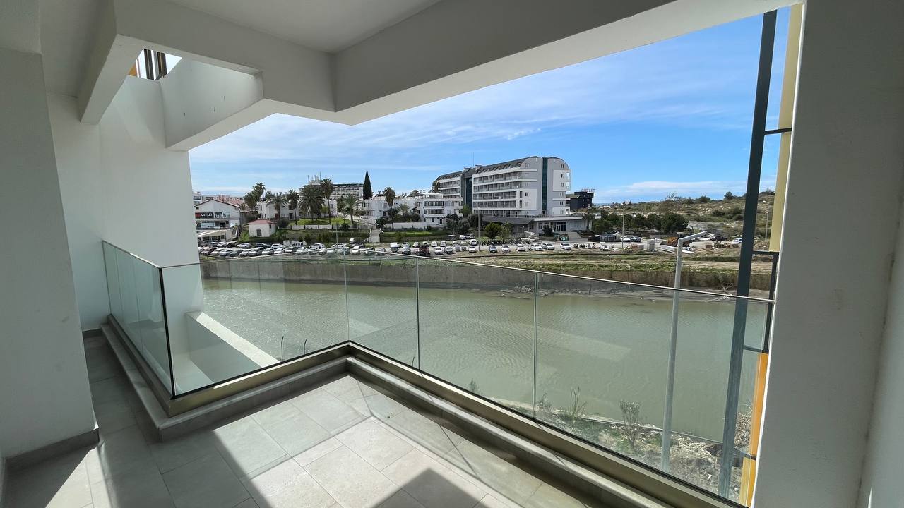 Квартира в Алании, район Тюрклер - 1+1 85 м2 с мебелью в премиальном resort-комплексе
