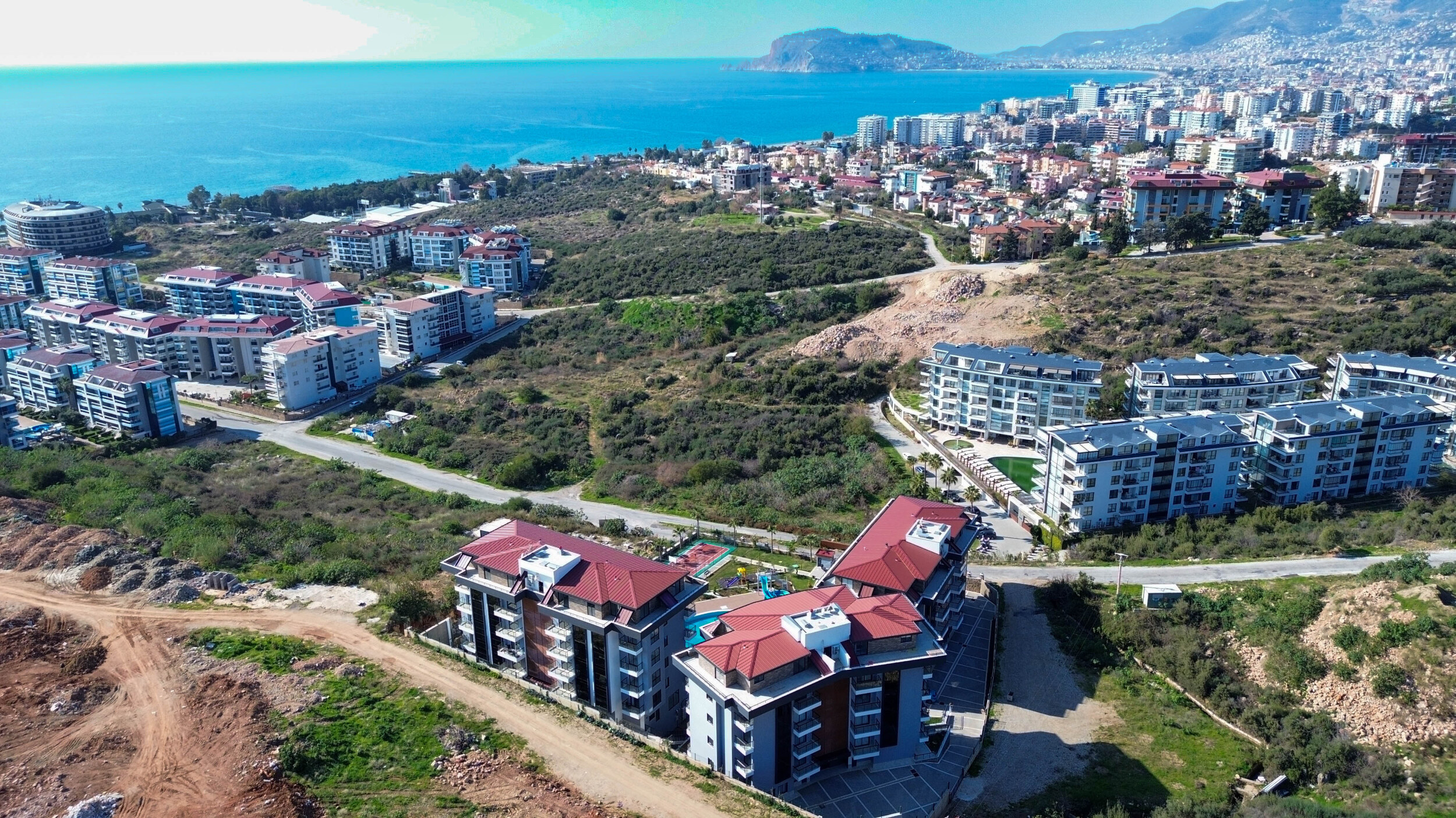 Квартира 1+1 в Алании, район Кестель – новая мебель, вид на море