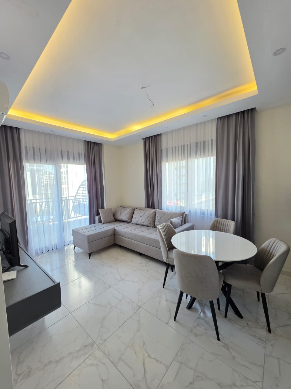 Alanya, Payallar semtinde 1+1 daire – eşyalı, deniz manzaralı, harika fiyat.