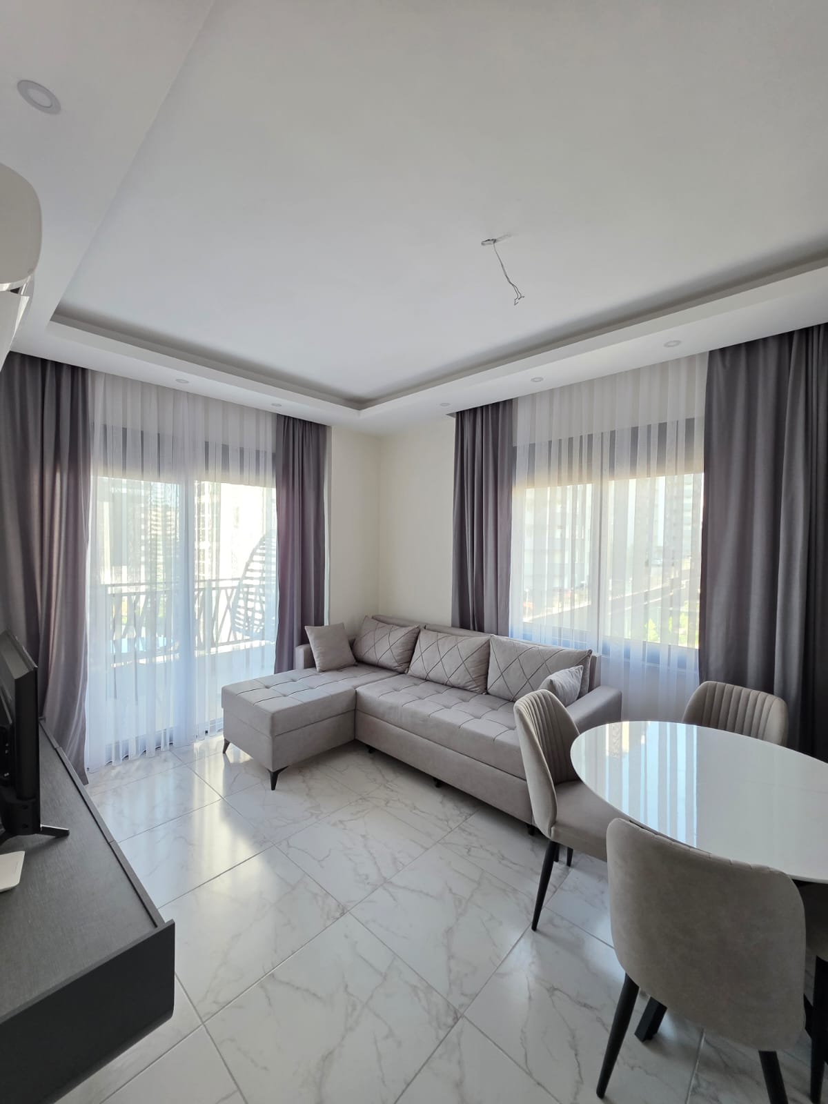Alanya, Payallar semtinde 1+1 daire – eşyalı, deniz manzaralı, harika fiyat.