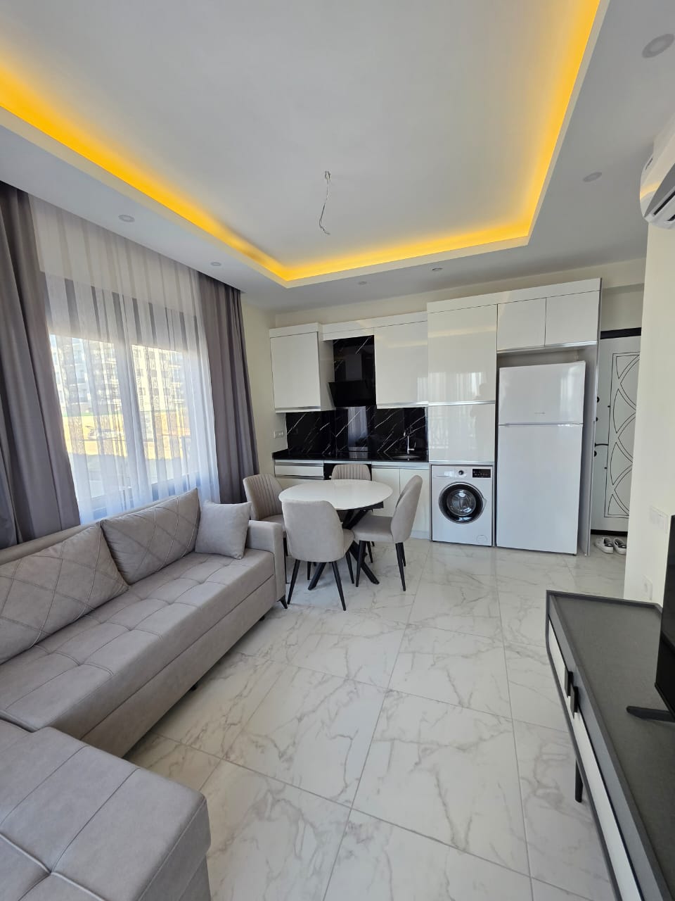 Alanya, Payallar semtinde 1+1 daire – eşyalı, deniz manzaralı, harika fiyat.