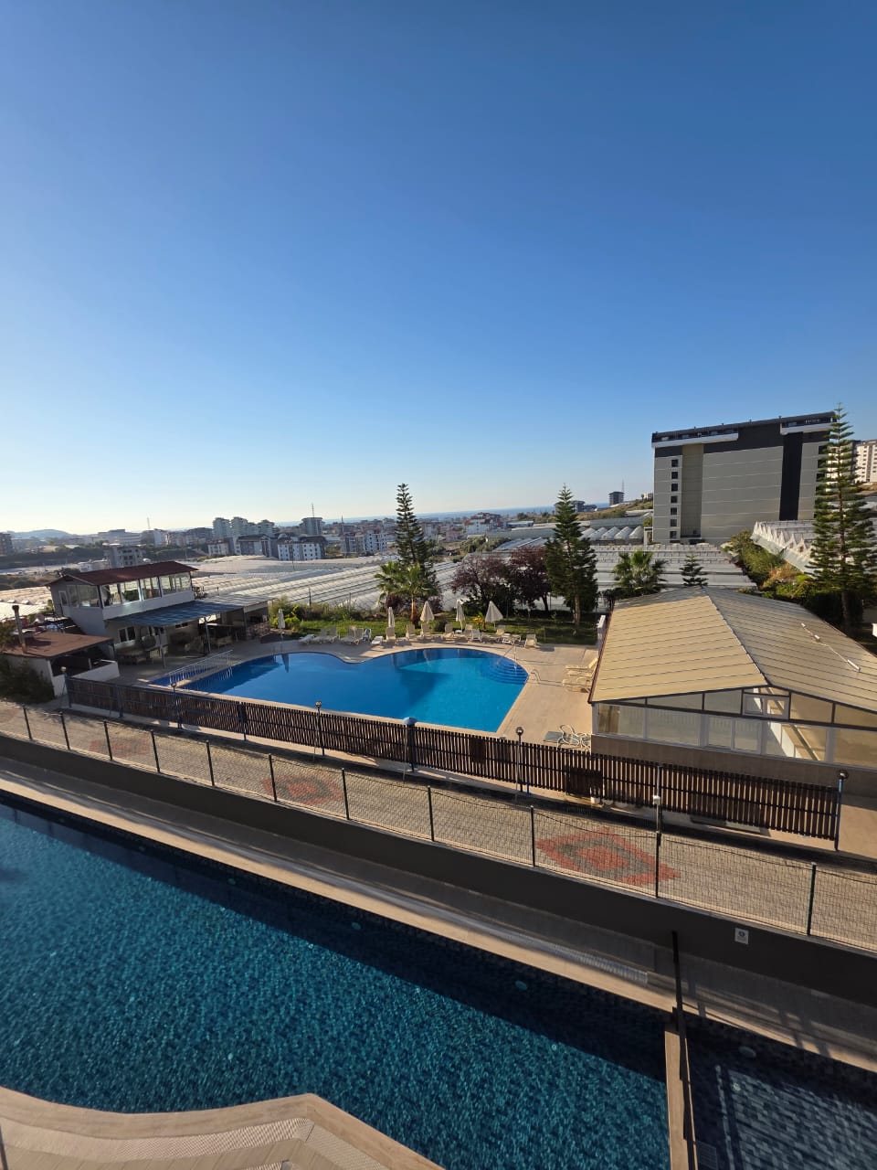 Alanya, Payallar semtinde 1+1 daire – eşyalı, deniz manzaralı, harika fiyat.