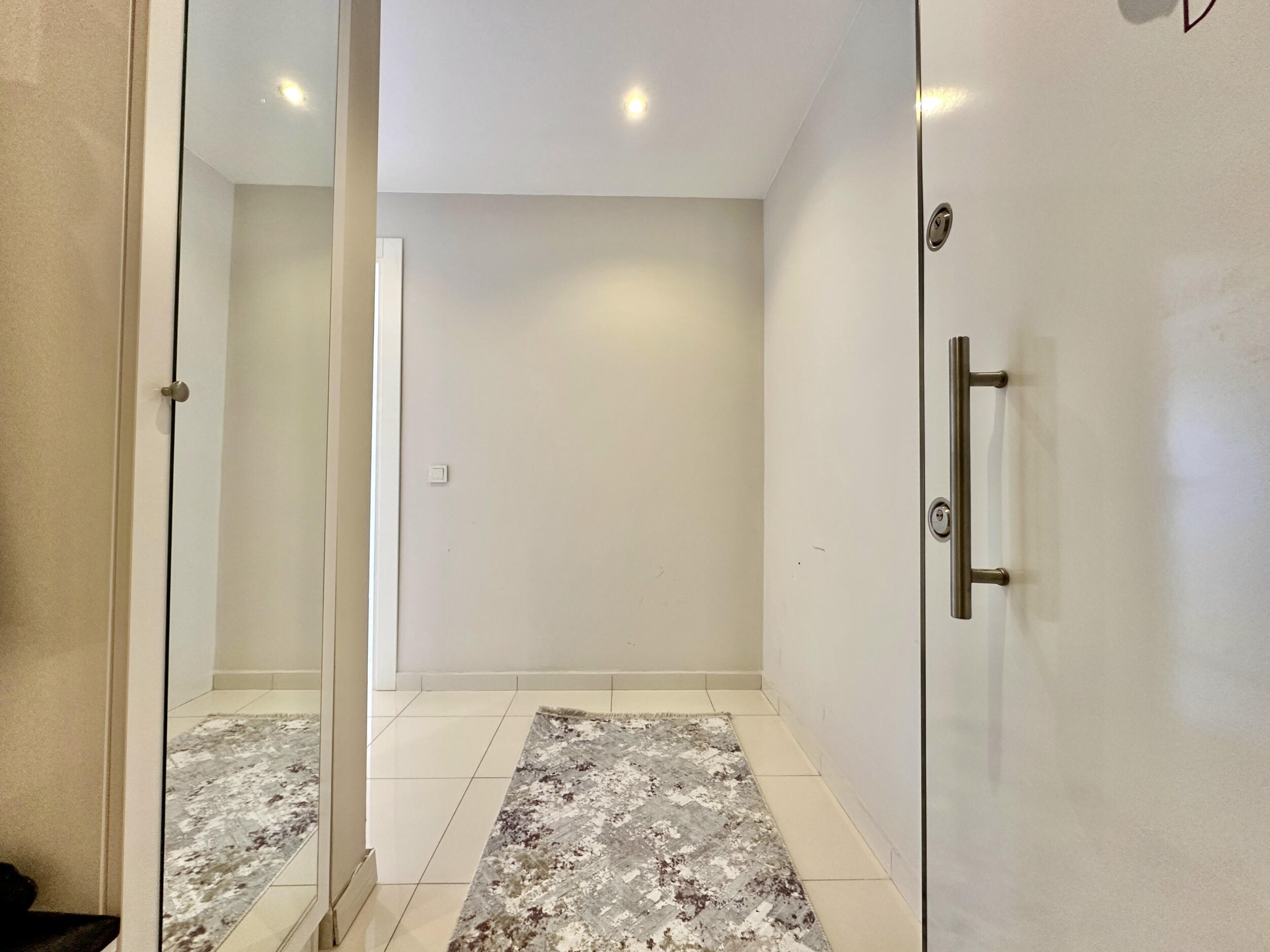 Квартира 1+1 в Алании, район Махмутлар - 70 м², мебель, вид на горы, рядом с морем