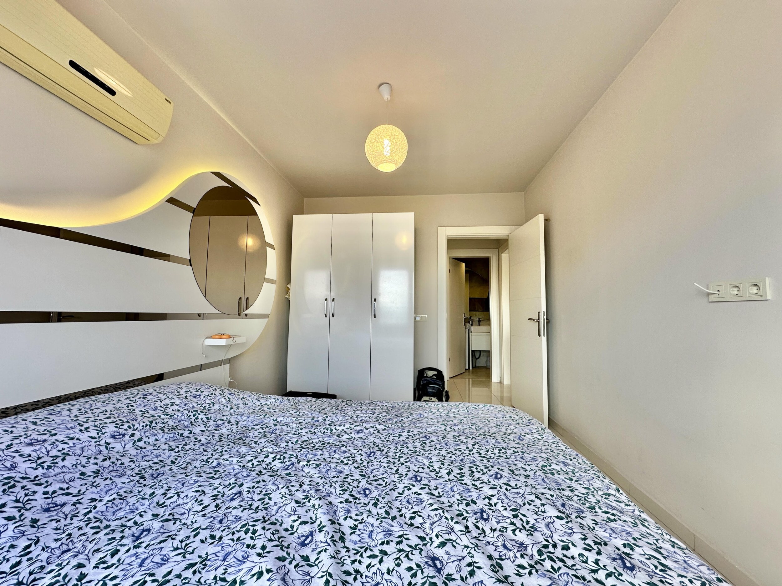 Квартира 1+1 в Алании, район Махмутлар - 70 м², мебель, вид на горы, рядом с морем