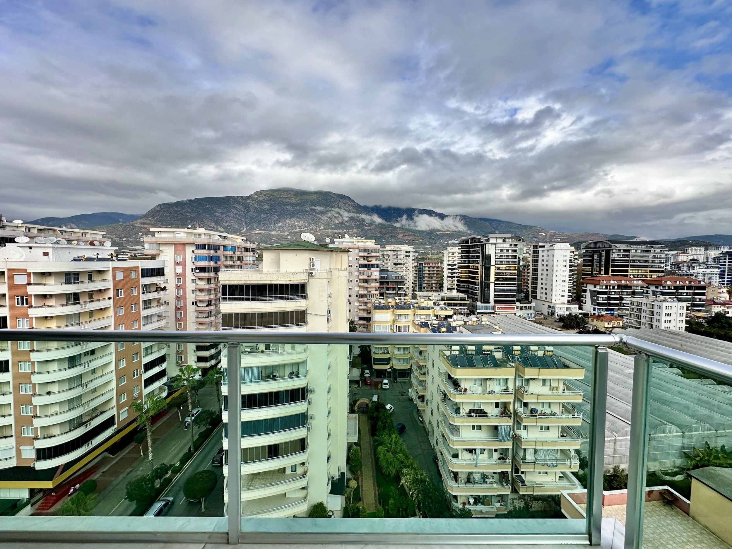 Квартира 1+1 в Алании, район Махмутлар - 70 м², мебель, вид на горы, рядом с морем