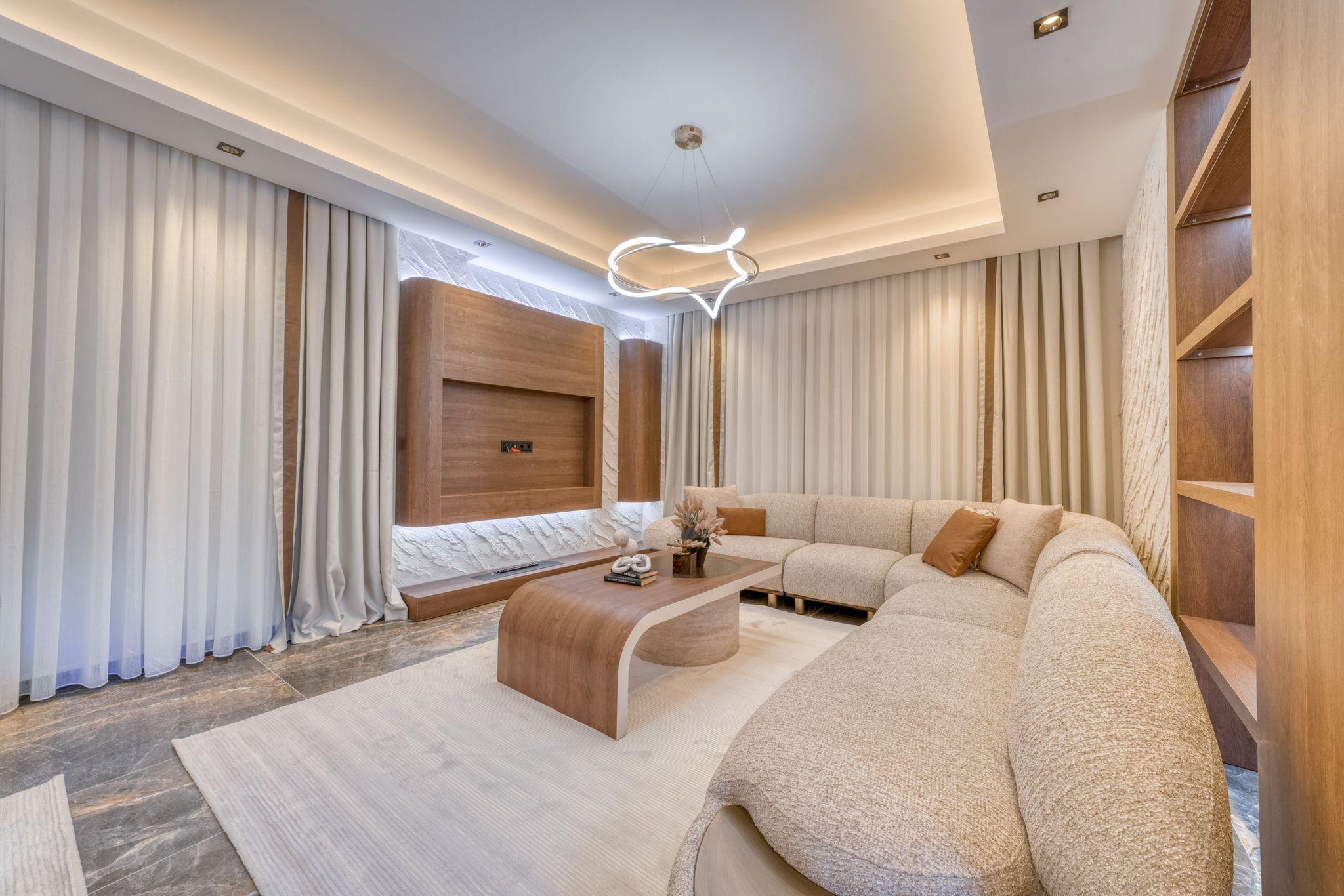 Alanya, Bektaş'ta, havuzlu ve panoramik manzaralı lüks villa. Vatandaşlık başvurusu yapılabilir.