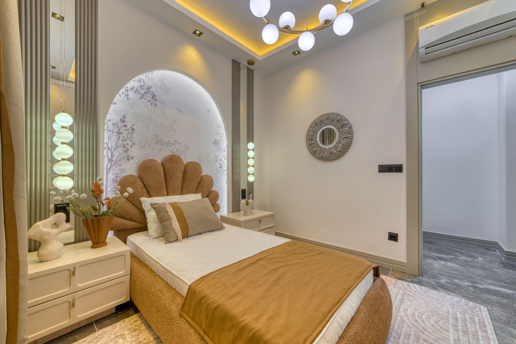 Alanya, Bektaş'ta, havuzlu ve panoramik manzaralı lüks villa. Vatandaşlık başvurusu yapılabilir.