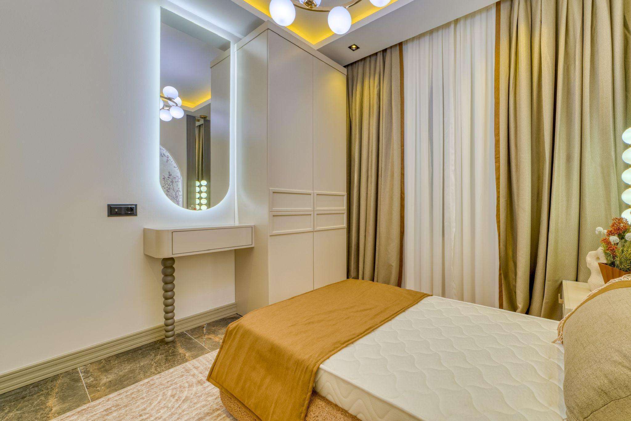 Alanya, Bektaş'ta, havuzlu ve panoramik manzaralı lüks villa. Vatandaşlık başvurusu yapılabilir.