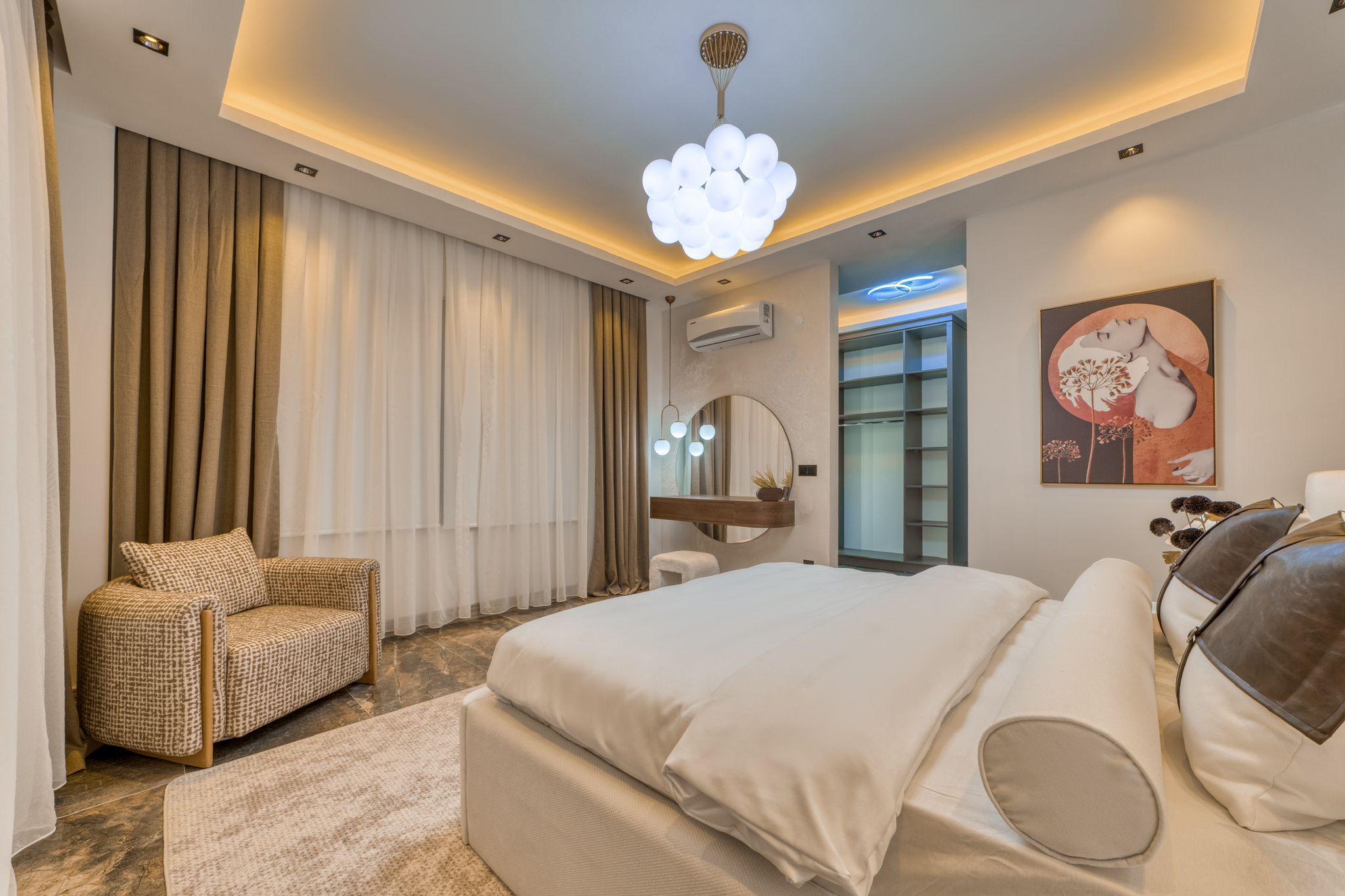 Alanya, Bektaş'ta, havuzlu ve panoramik manzaralı lüks villa. Vatandaşlık başvurusu yapılabilir.