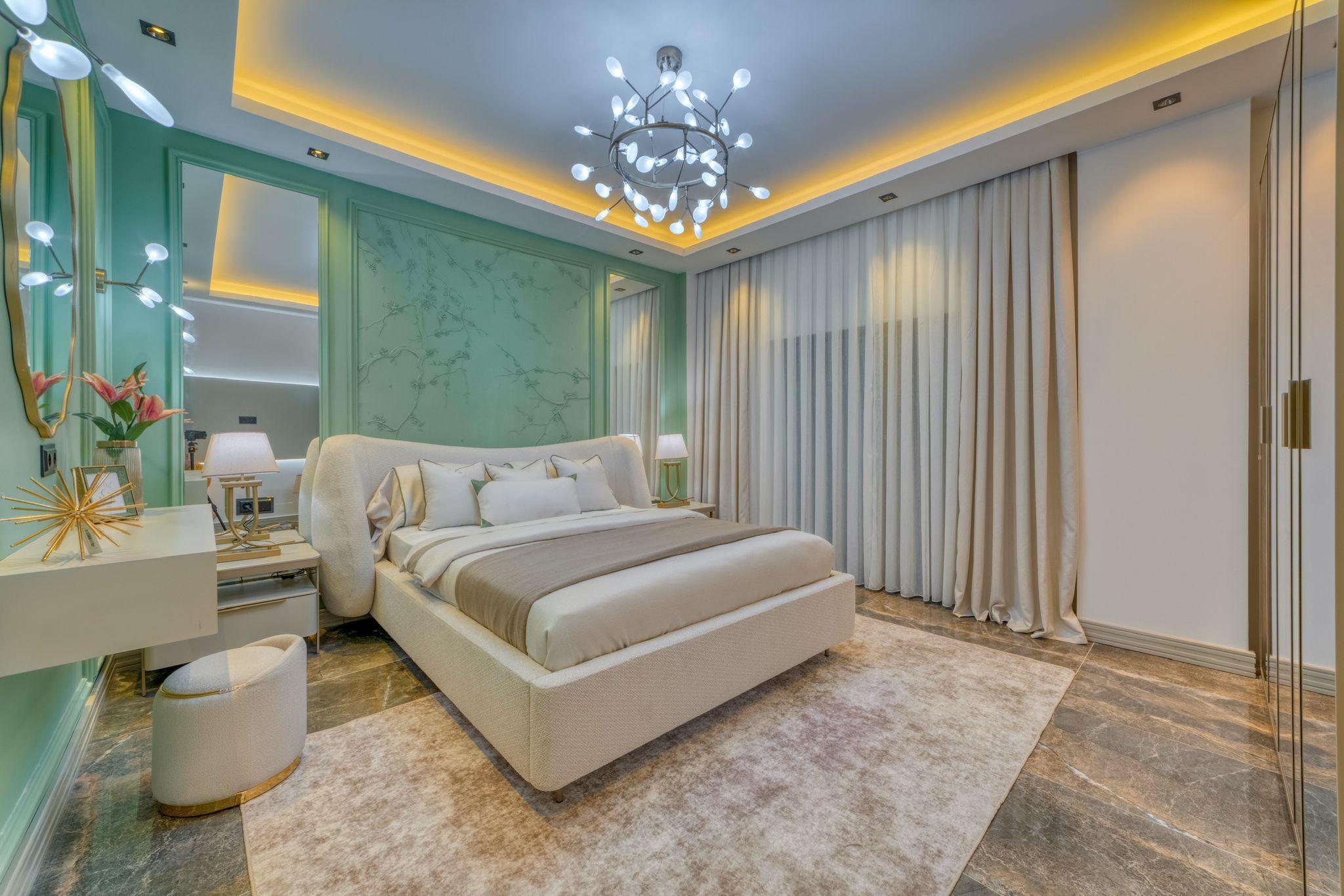 Alanya, Bektaş'ta, havuzlu ve panoramik manzaralı lüks villa. Vatandaşlık başvurusu yapılabilir.