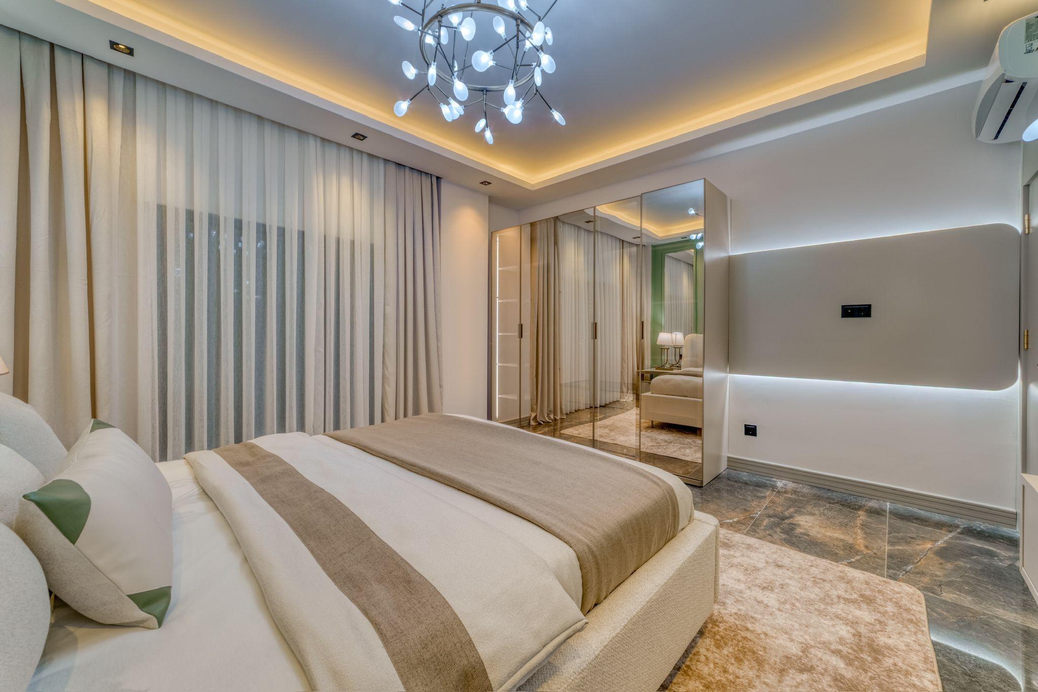 Alanya, Bektaş'ta, havuzlu ve panoramik manzaralı lüks villa. Vatandaşlık başvurusu yapılabilir.