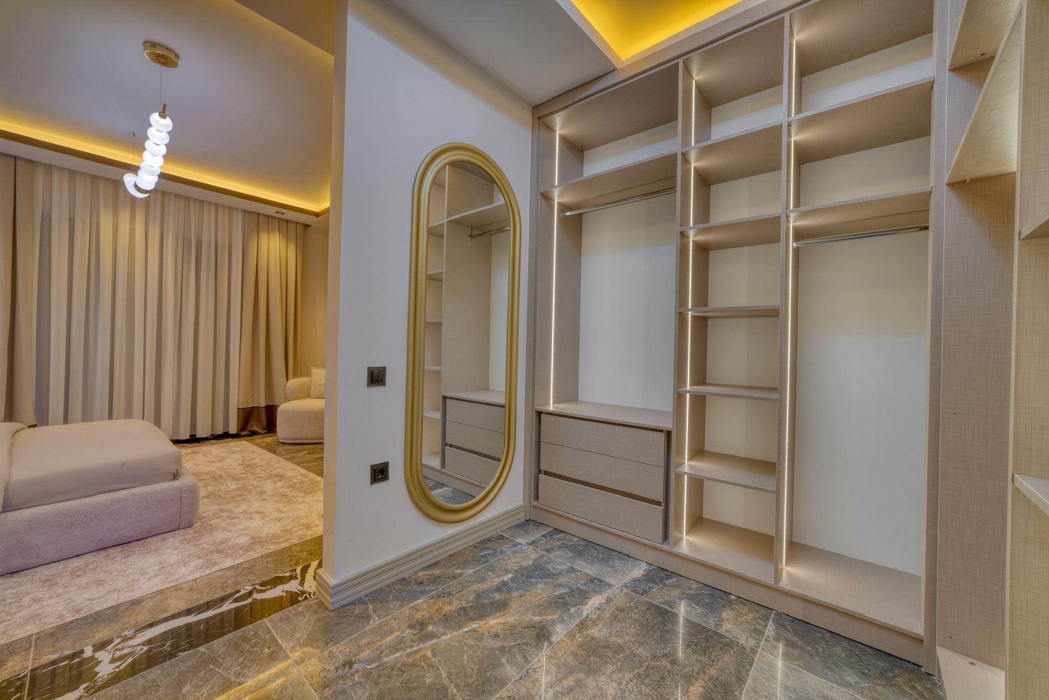 Alanya, Bektaş'ta, havuzlu ve panoramik manzaralı lüks villa. Vatandaşlık başvurusu yapılabilir.