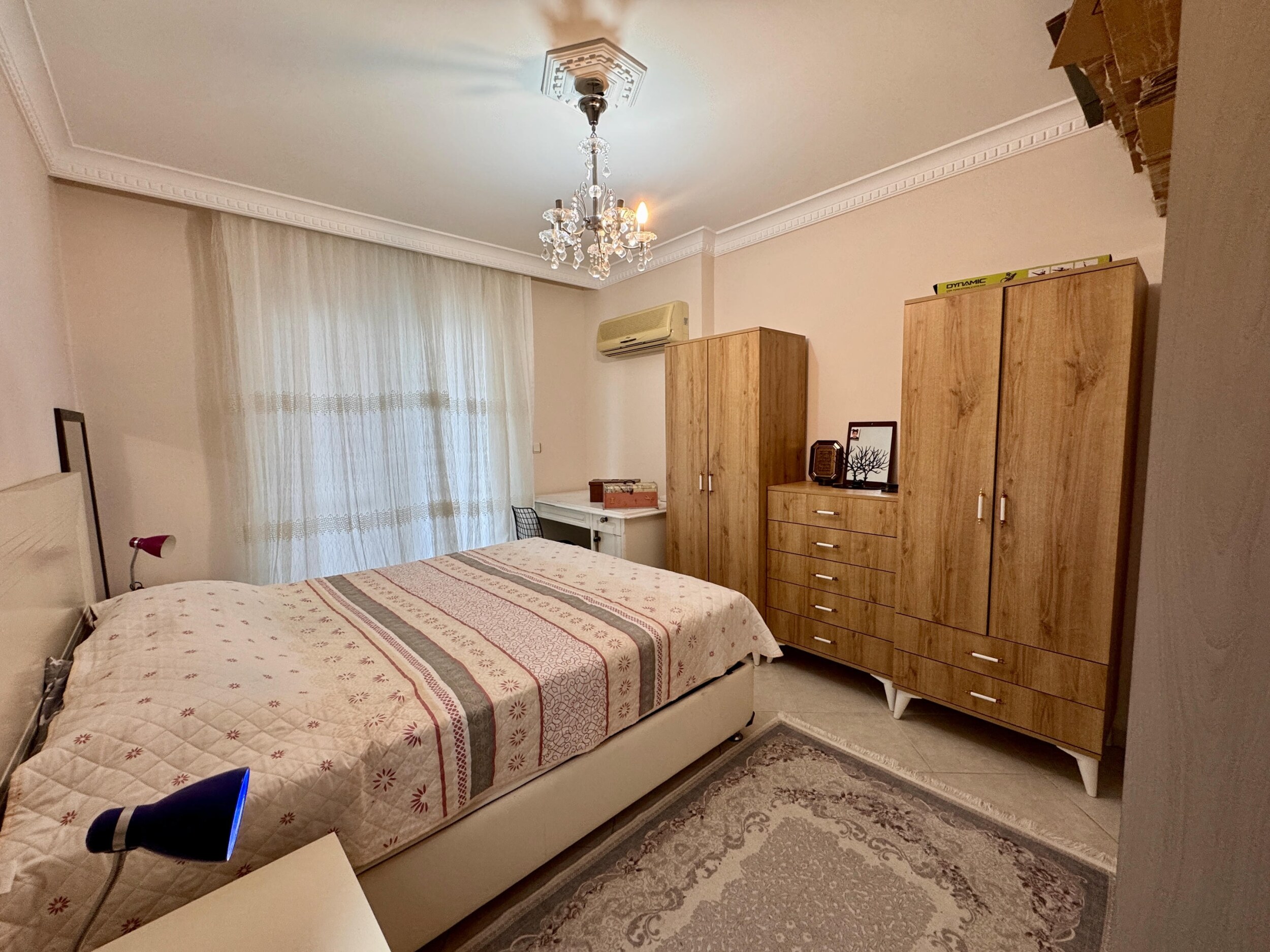 Квартира 2+1 в Махмутларе под ВНЖ - с мебелью, остекленный балкон