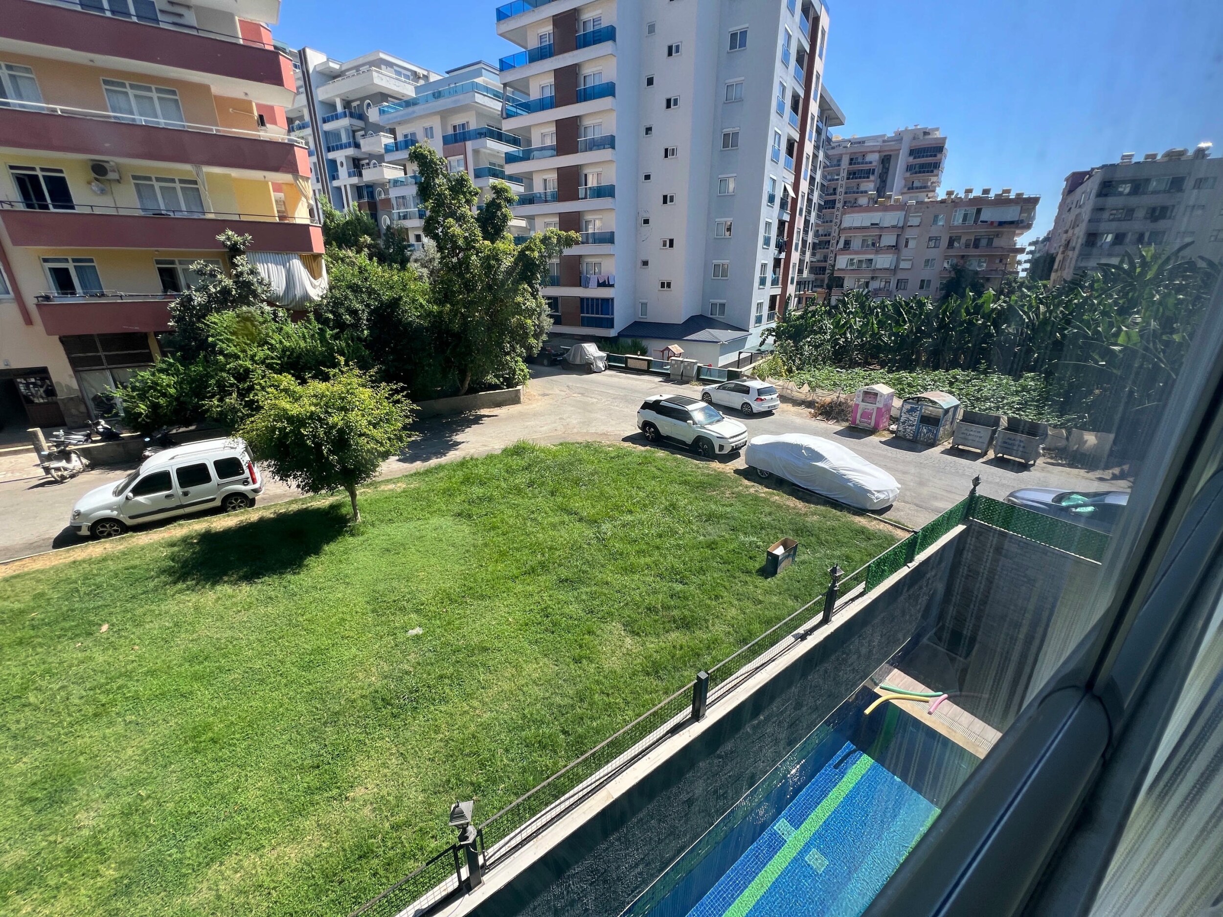 Квартира 1+1 в Алании, район Махмутлар - мебель, остекленный балкон, 250 м до моря