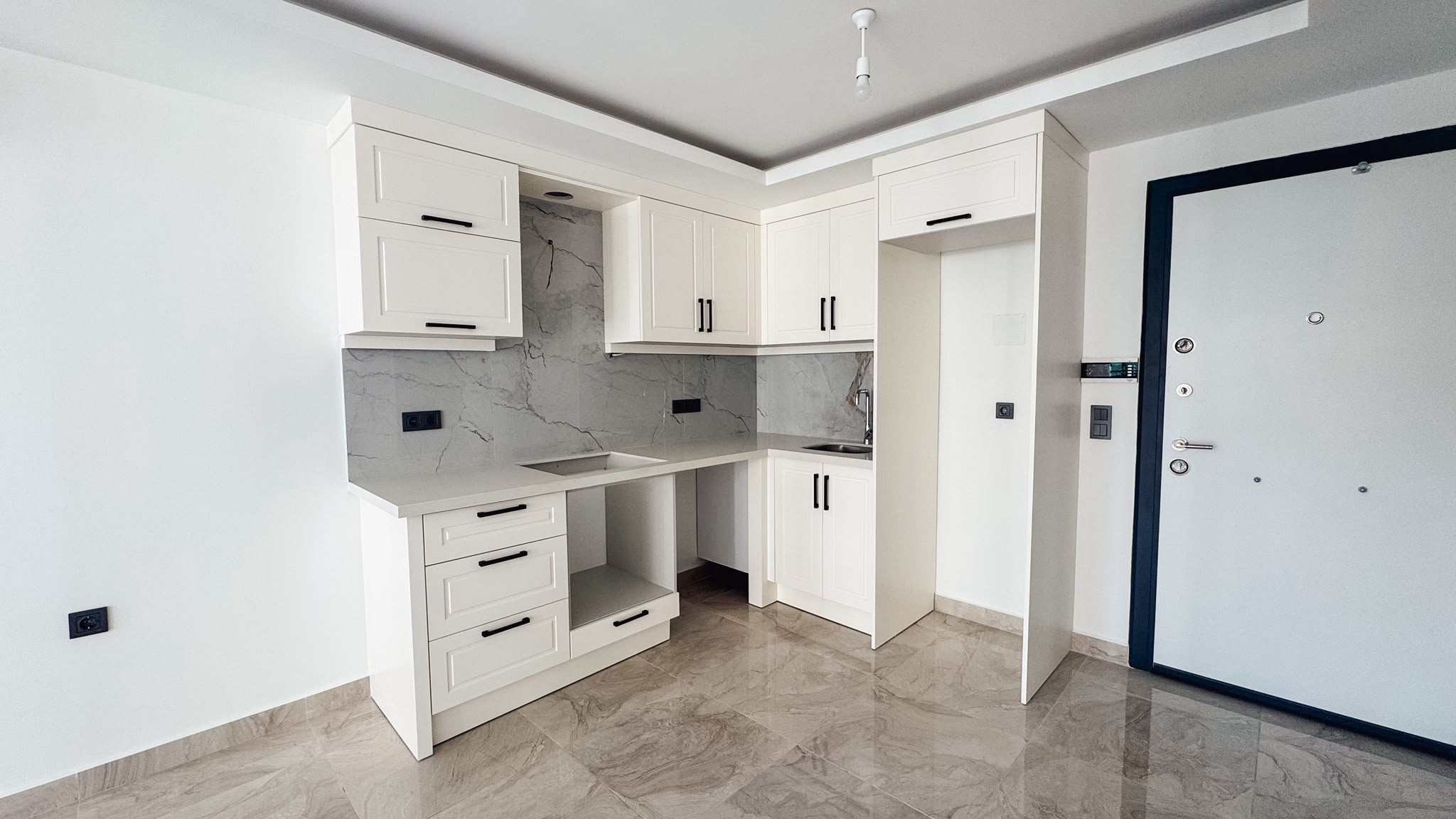 Квартира 1+1 в центре Алании - вид на горы, 800 м до пляжа Клеопатра