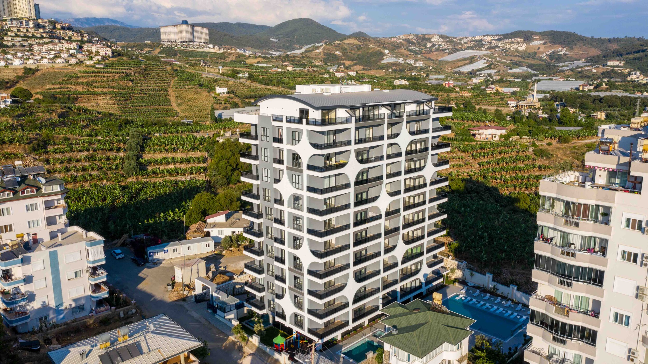 Квартира 1+1 в Алании, район Махмутлар - 70 м², мебель, 2 балкона с видом на море и горы, от собственника