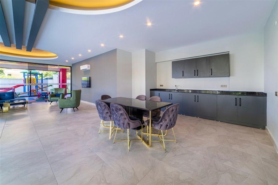 Квартира 1+1 в Алании, район Махмутлар - 70 м², мебель, 2 балкона с видом на море и горы, от собственника