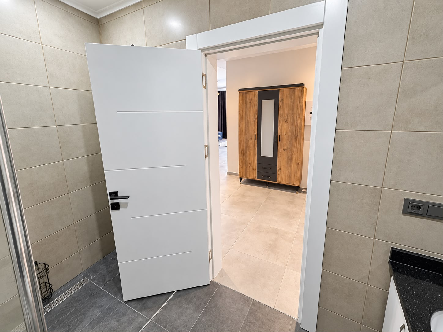 Квартира 1+1 в Алании, район Махмутлар - 70 м², мебель, 2 балкона с видом на море и горы, от собственника