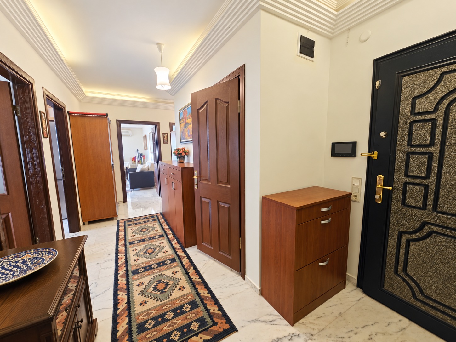 Квартира 2+1 в Алании под ВНЖ, район пляжа Клеопатра - 130 м², мебель, вид на море и крепость
