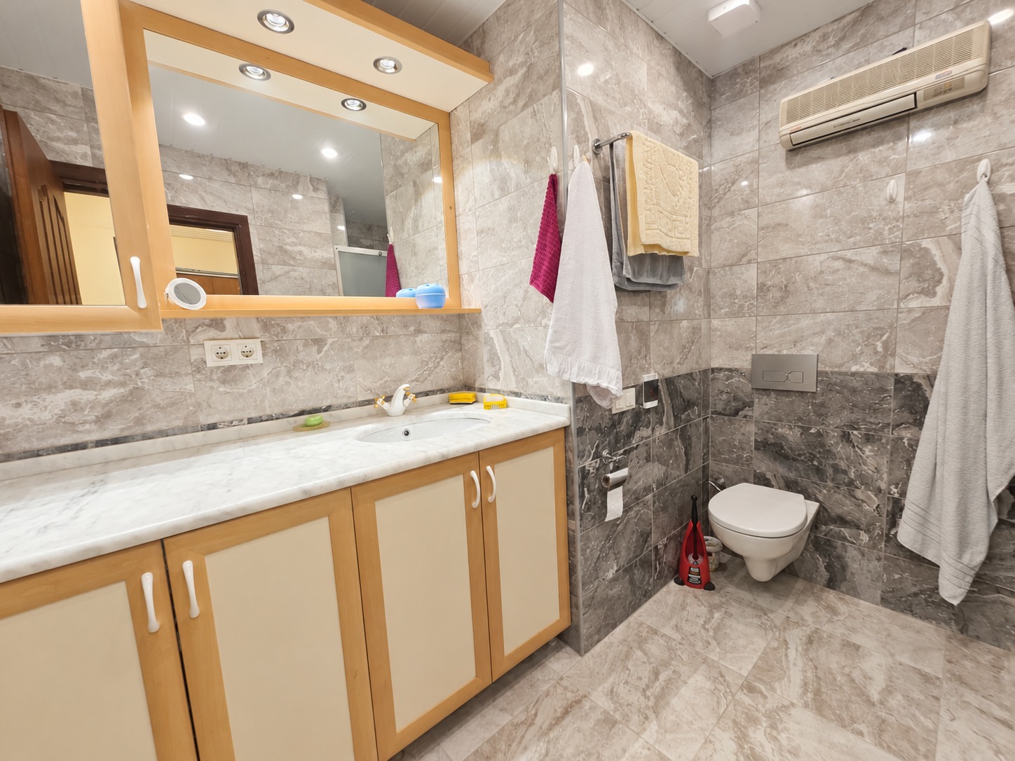 Квартира 2+1 в Алании под ВНЖ, район пляжа Клеопатра - 130 м², мебель, вид на море и крепость