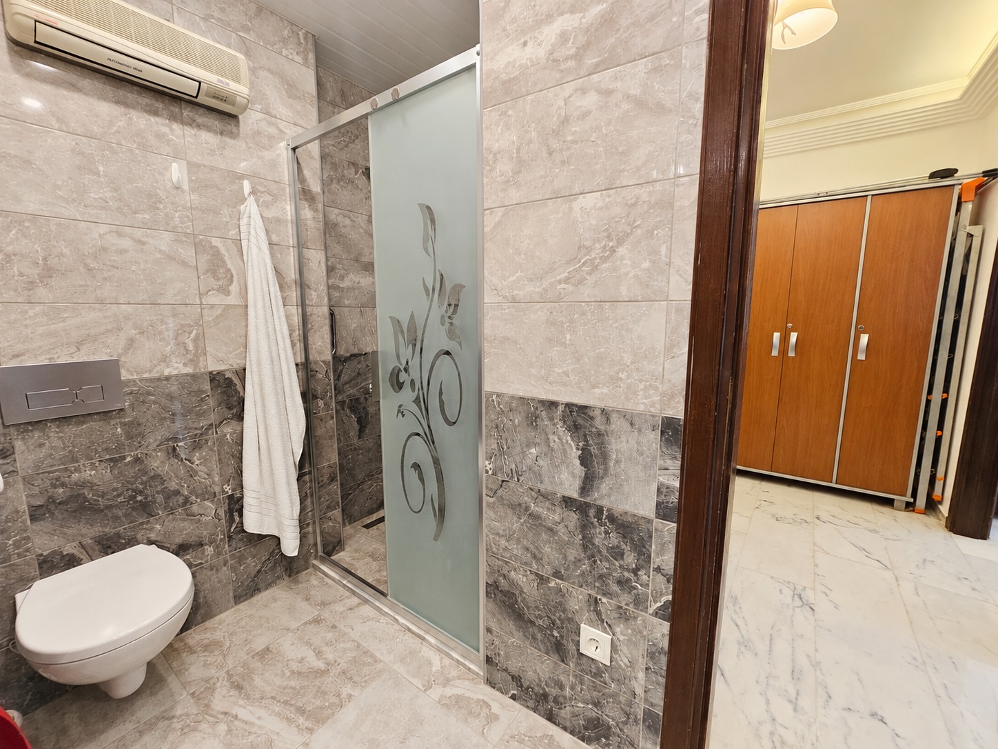 Квартира 2+1 в Алании под ВНЖ, район пляжа Клеопатра - 130 м², мебель, вид на море и крепость