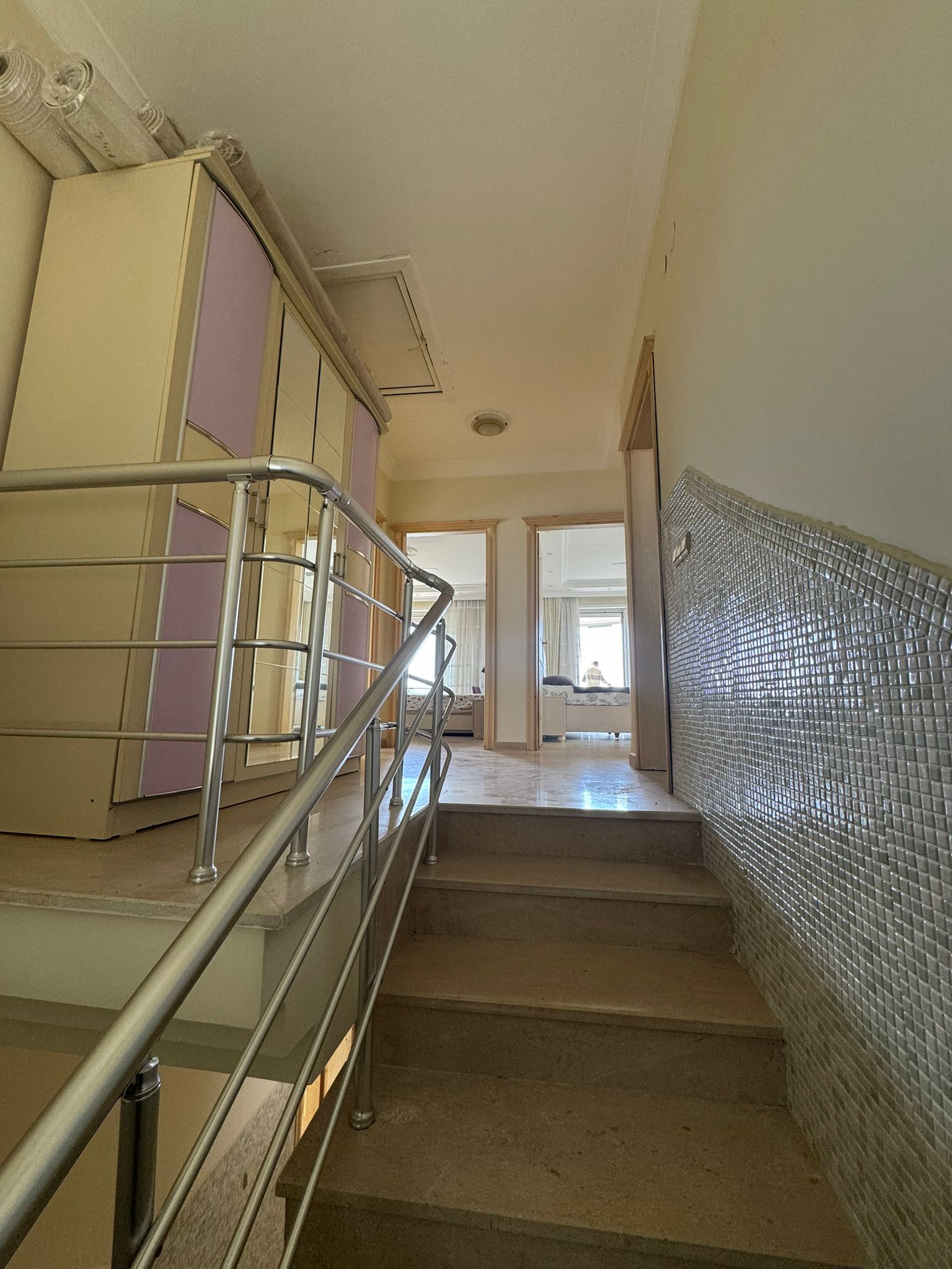 Konaklı'da, deniz manzaralı ve eşyalı, iki katlı 3+1 villa – bir kır evi kompleksinde.