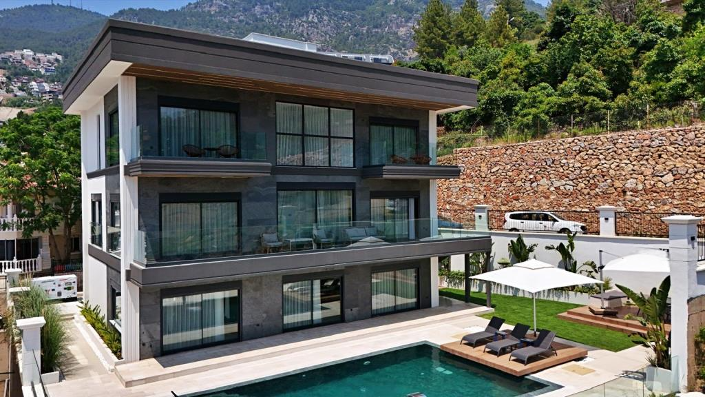 Luxury private villa with panoramic views in Alanya, Bektaş district – for citizenship