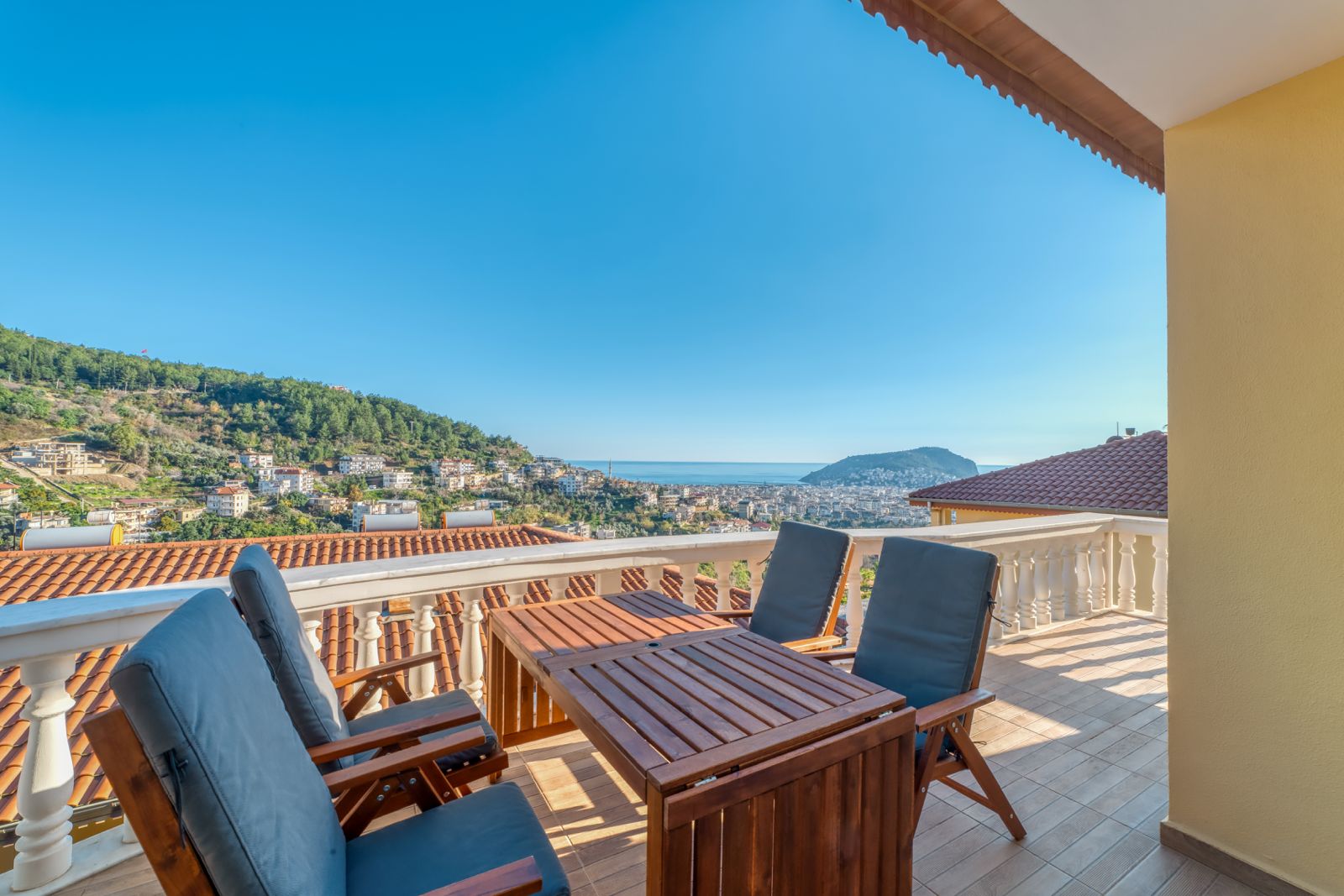3+1 apartment in the Tepe area – furnished, sea view in an apart-villa
