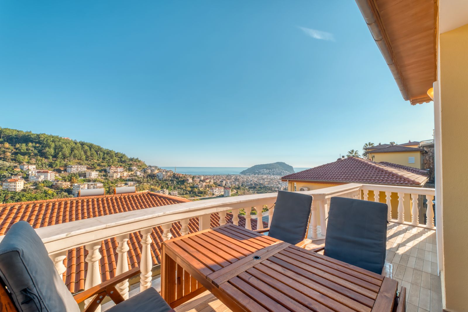 3+1 apartment in the Tepe area – furnished, sea view in an apart-villa