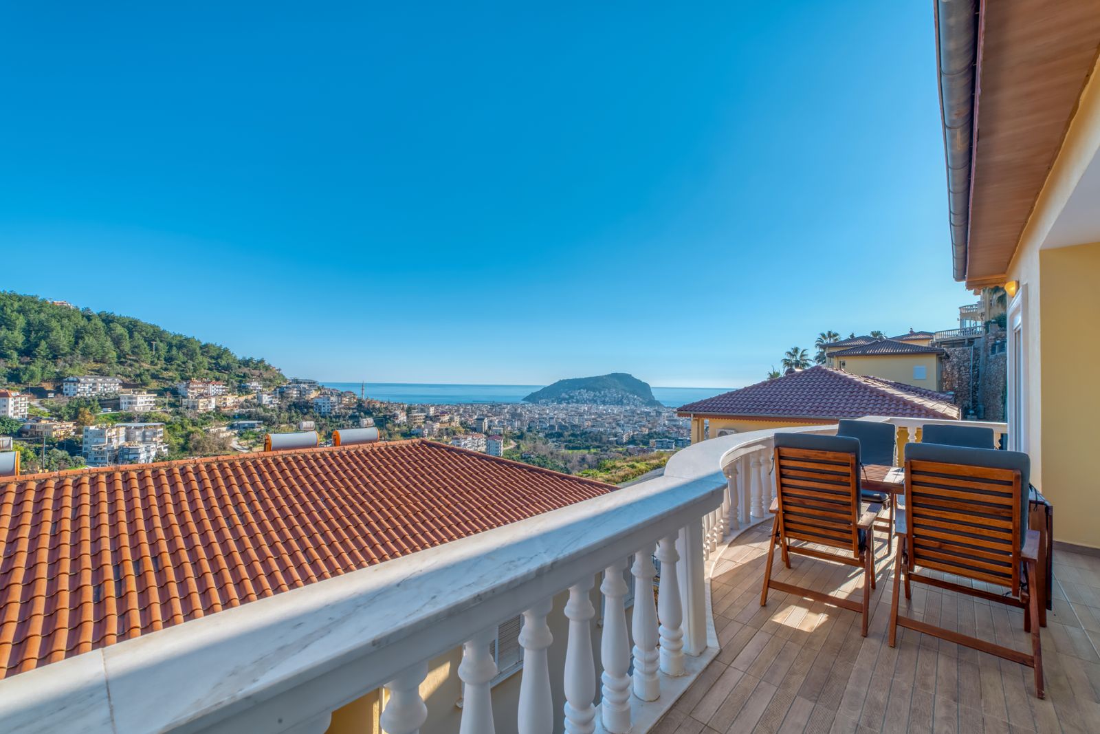 3+1 apartment in the Tepe area – furnished, sea view in an apart-villa