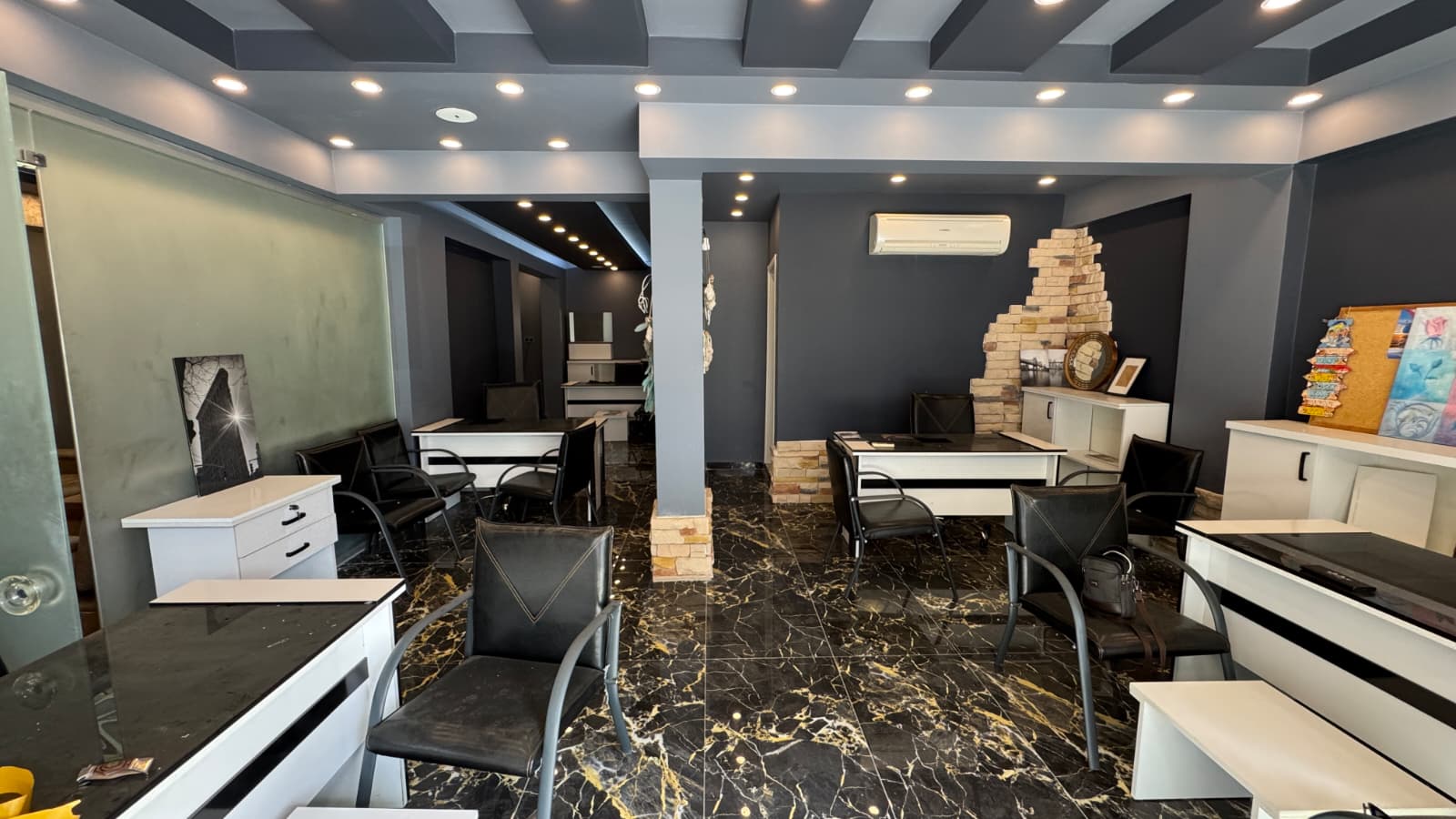 Turnkey office in the center of Alanya, Cleopatra Beach area - 300 meters