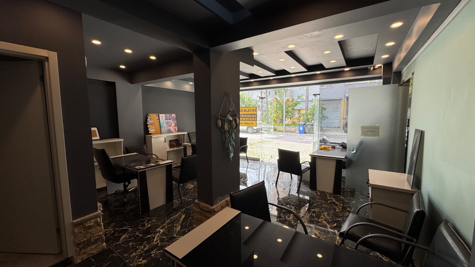Turnkey office in the center of Alanya, Cleopatra Beach area - 300 meters