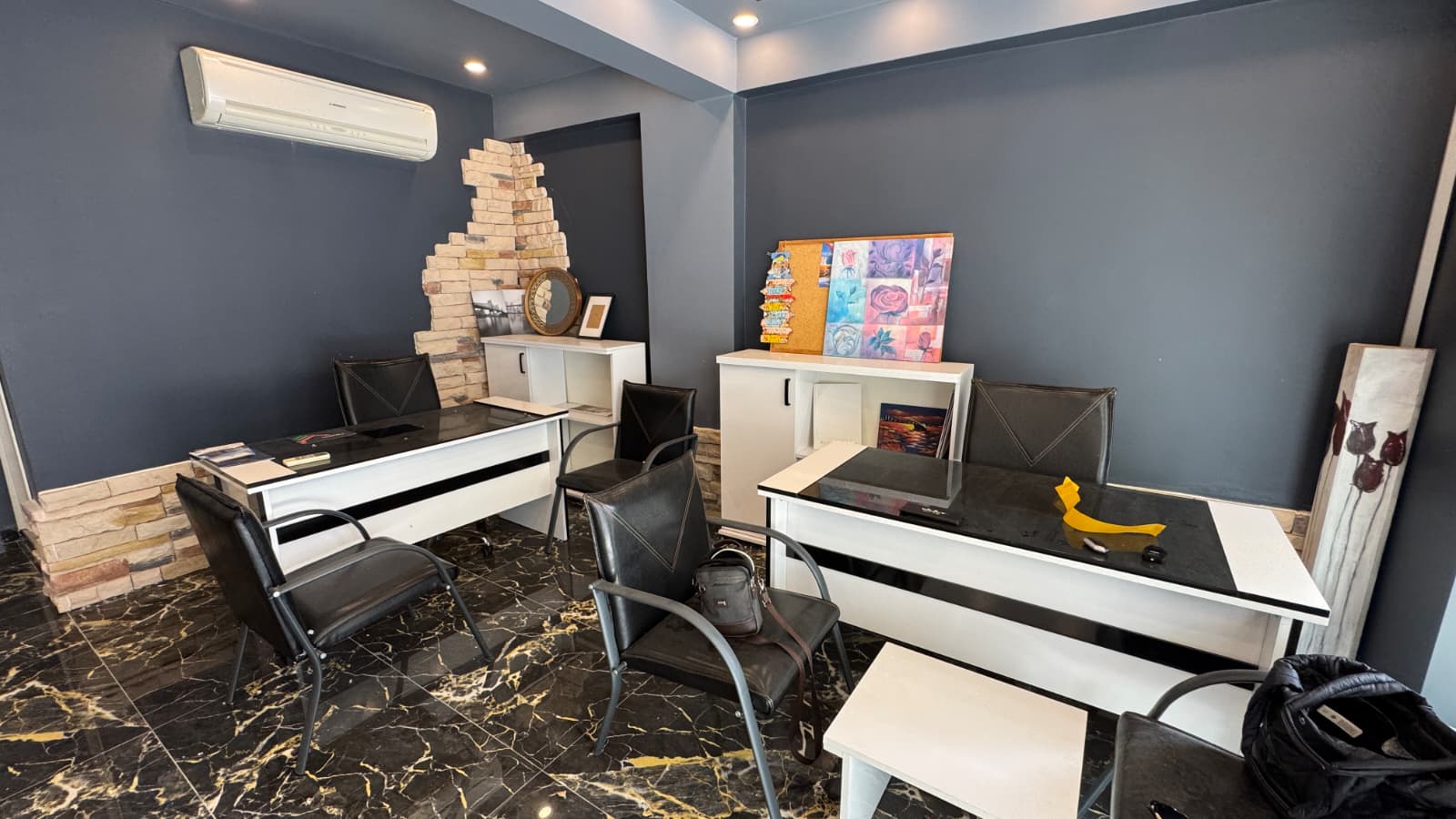 Turnkey office in the center of Alanya, Cleopatra Beach area - 300 meters