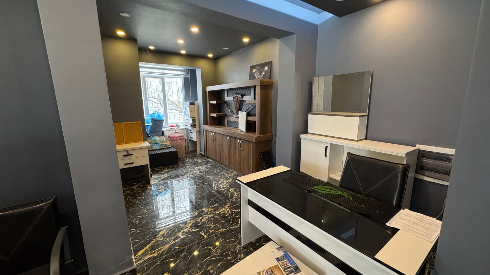 Turnkey office in the center of Alanya, Cleopatra Beach area - 300 meters