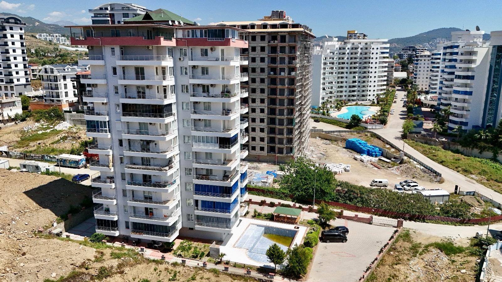 Квартира 2+1 в центре Махмутлара – южная сторона, новая мебель, отдельная кухня