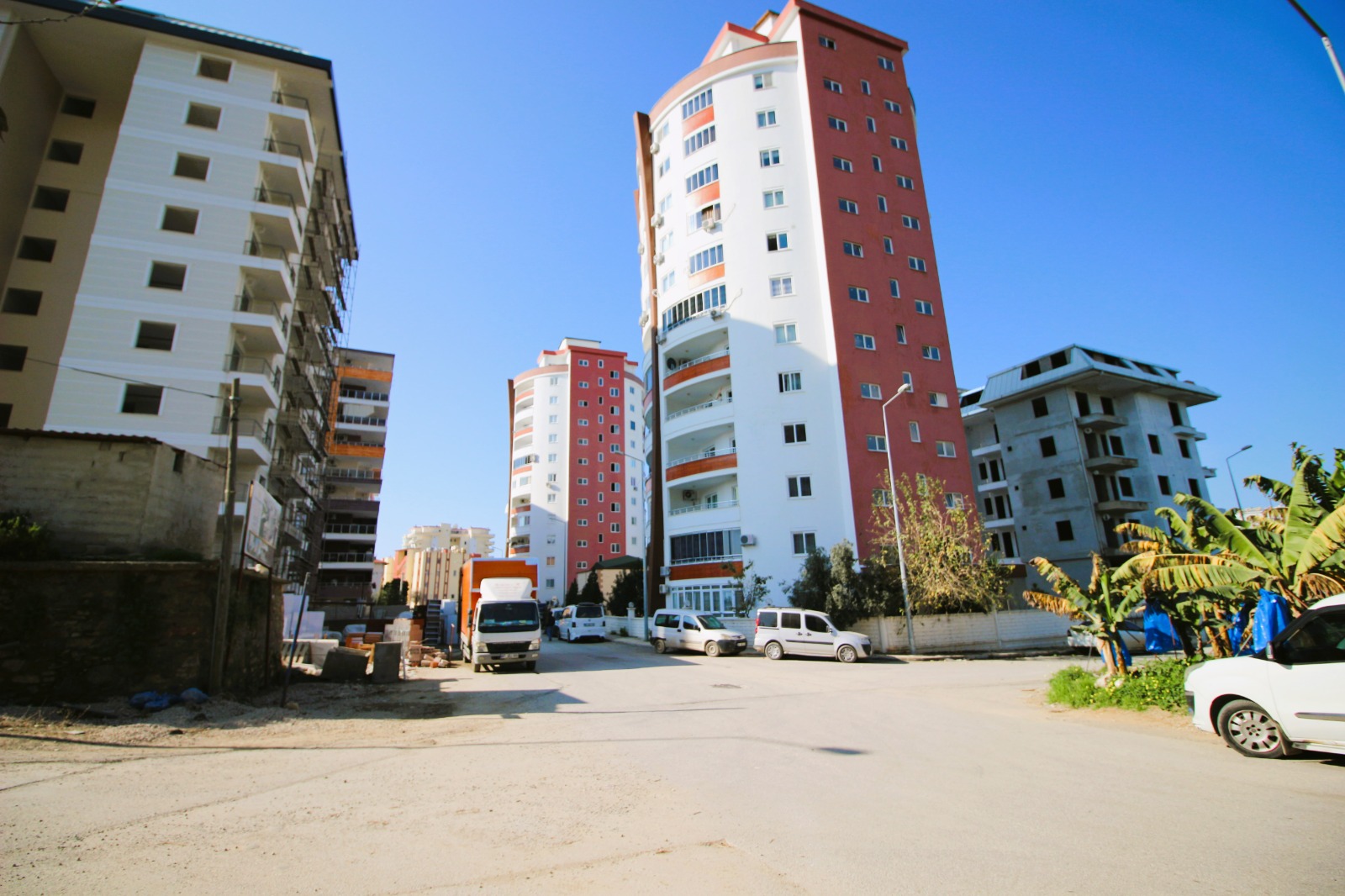 Квартира 1+1 с мебелью, видом на море и горы в центре Махмутлара