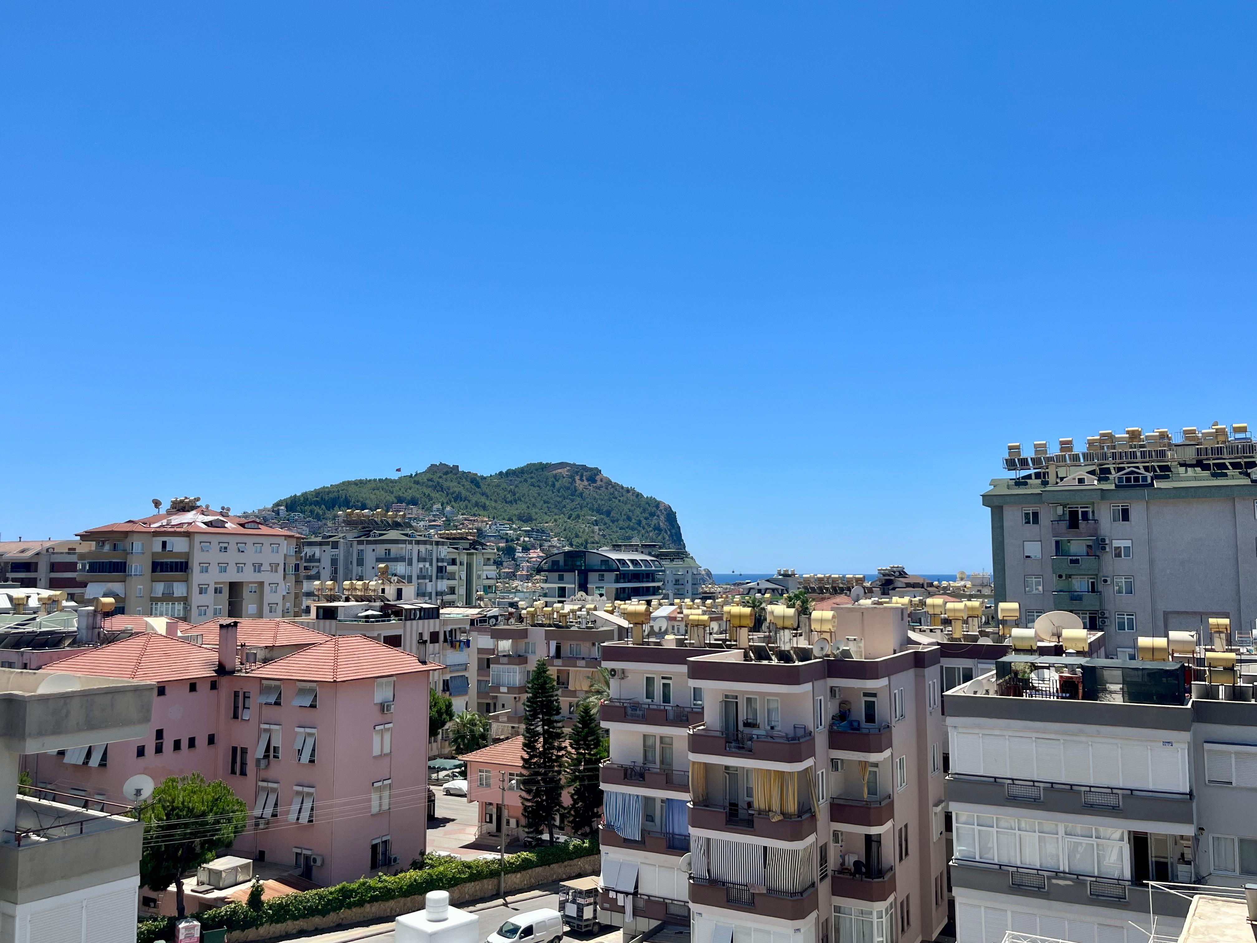 2+1 apartment with a view in the center of Alanya, Cleopatra Beach area