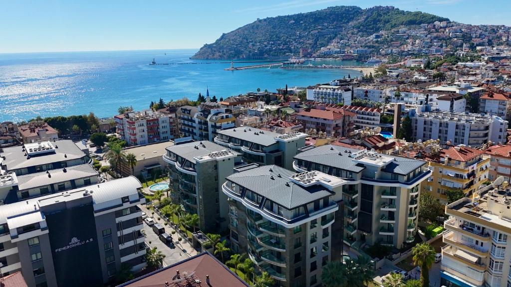A turnkey two-bedroom apartment in the center of Alanya - suitable for short-term rental.