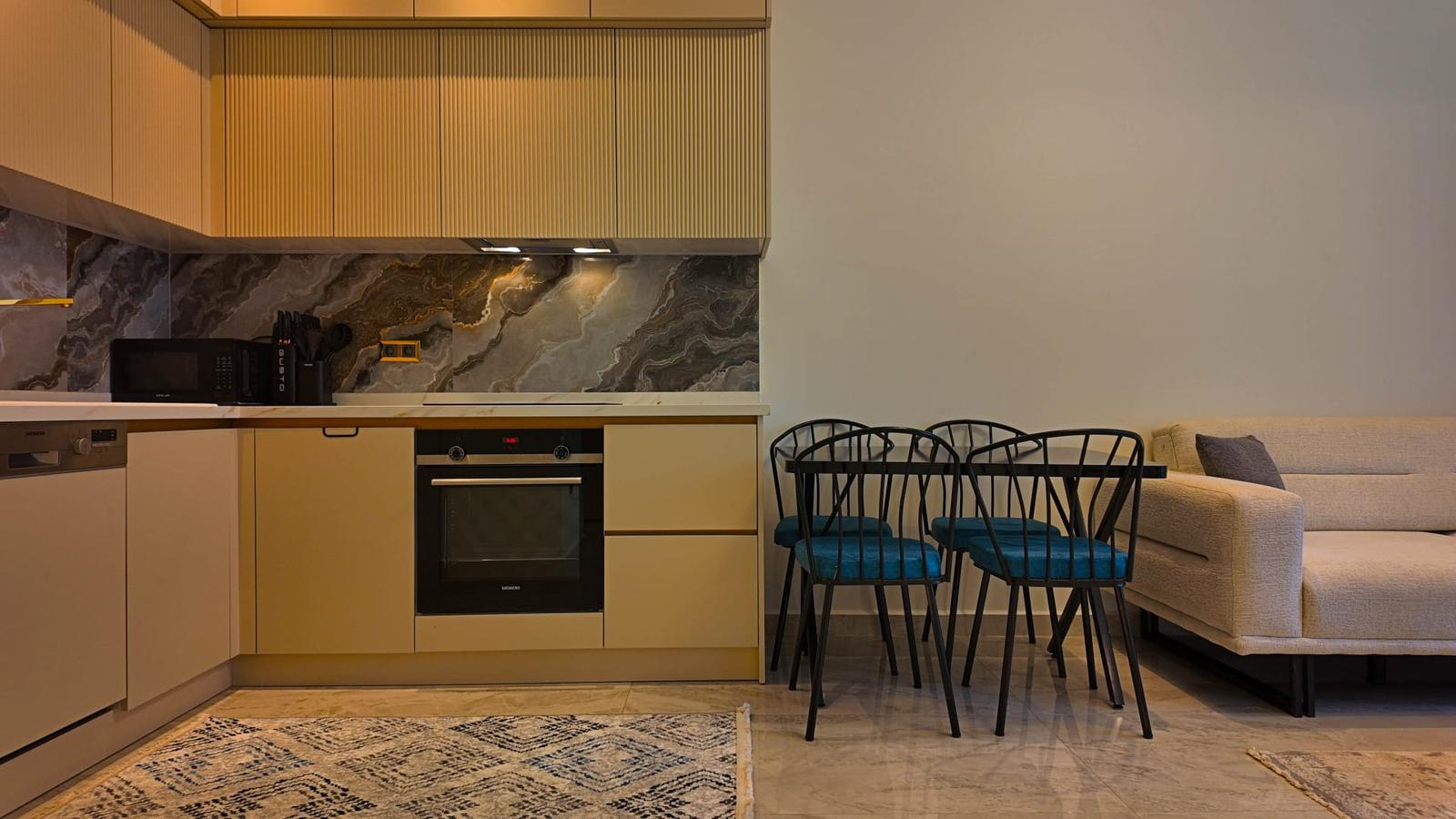 A turnkey two-bedroom apartment in the center of Alanya - suitable for short-term rental.